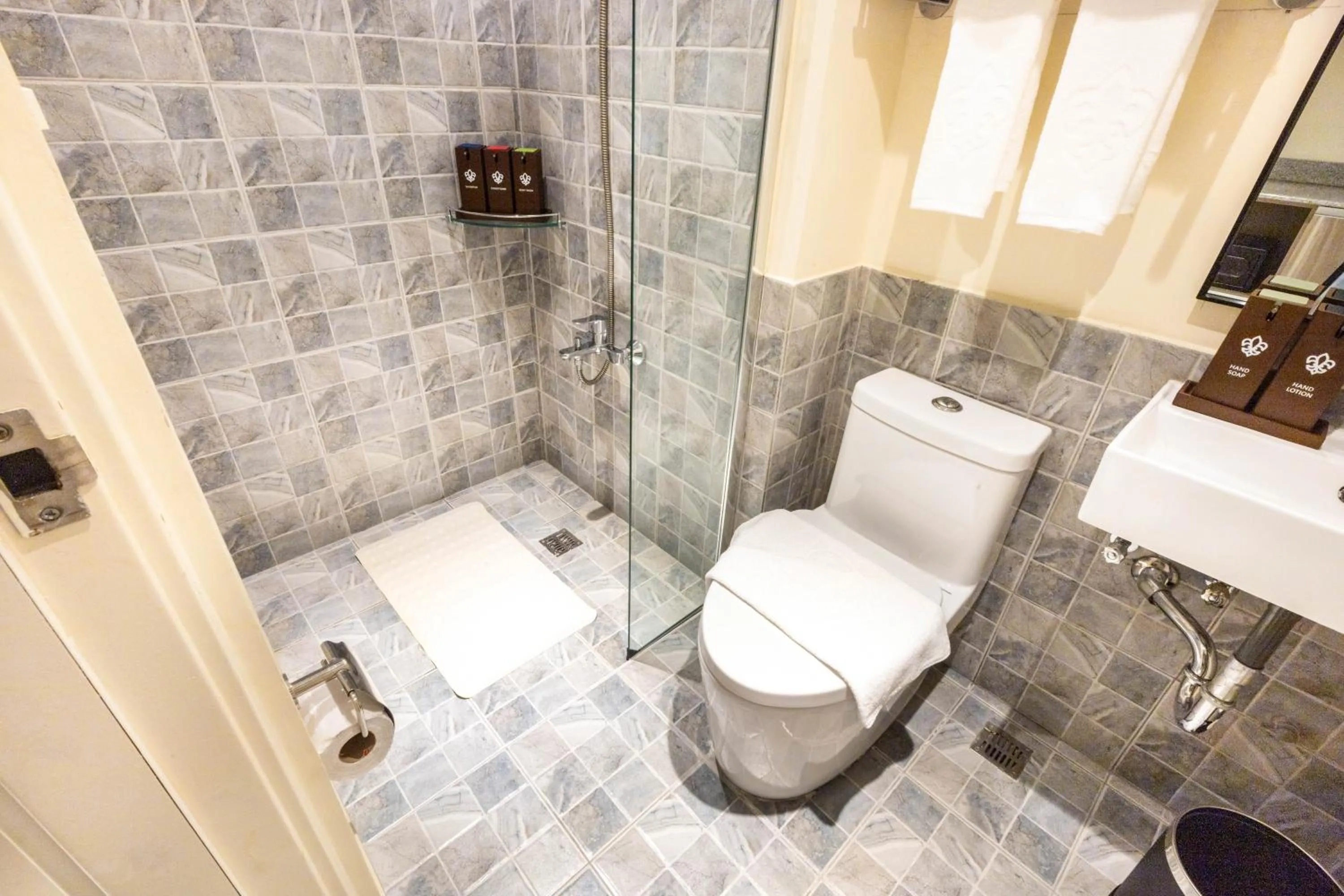 Bathroom in Noble Cebu Hotel