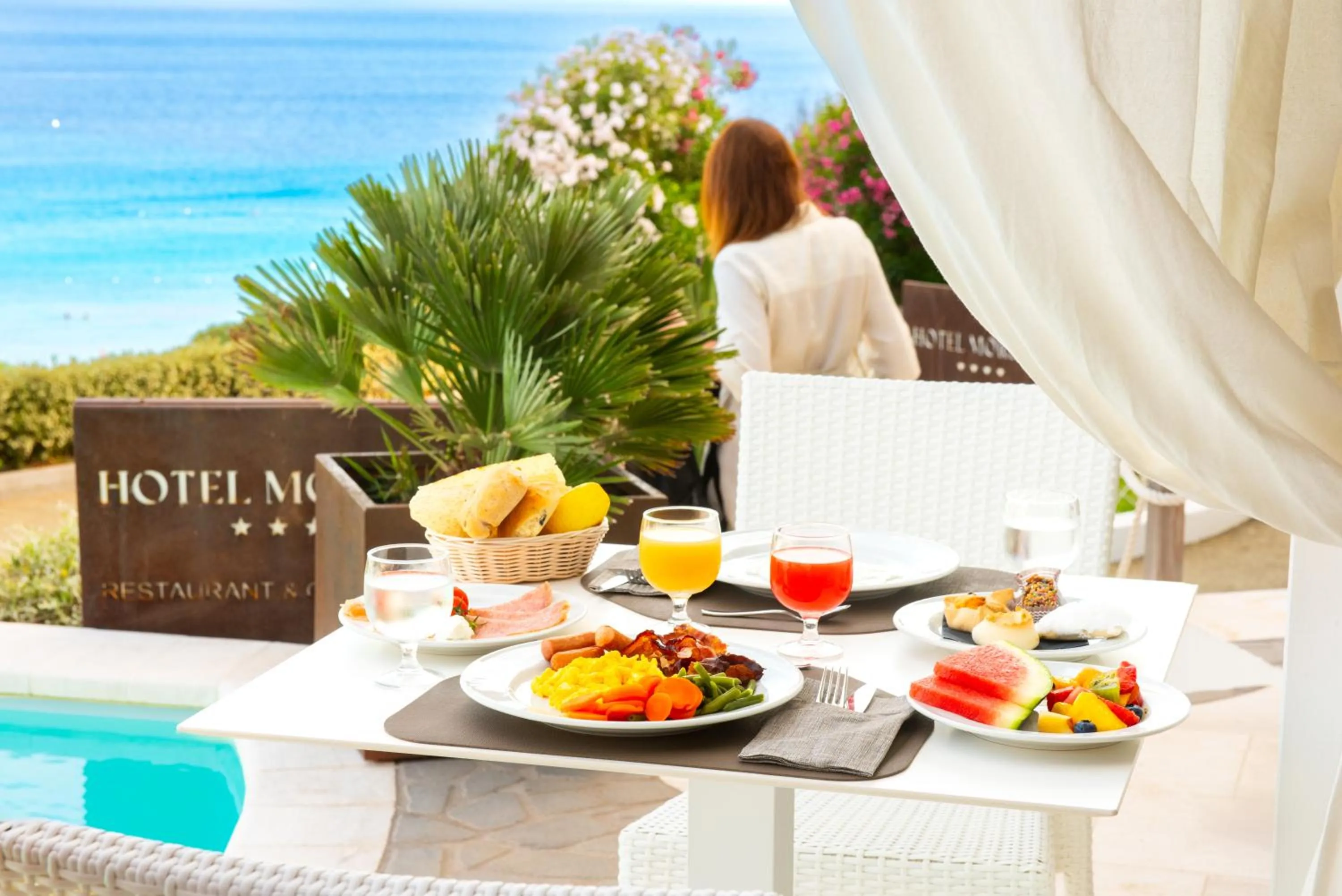 Restaurant/places to eat in Hotel Moresco