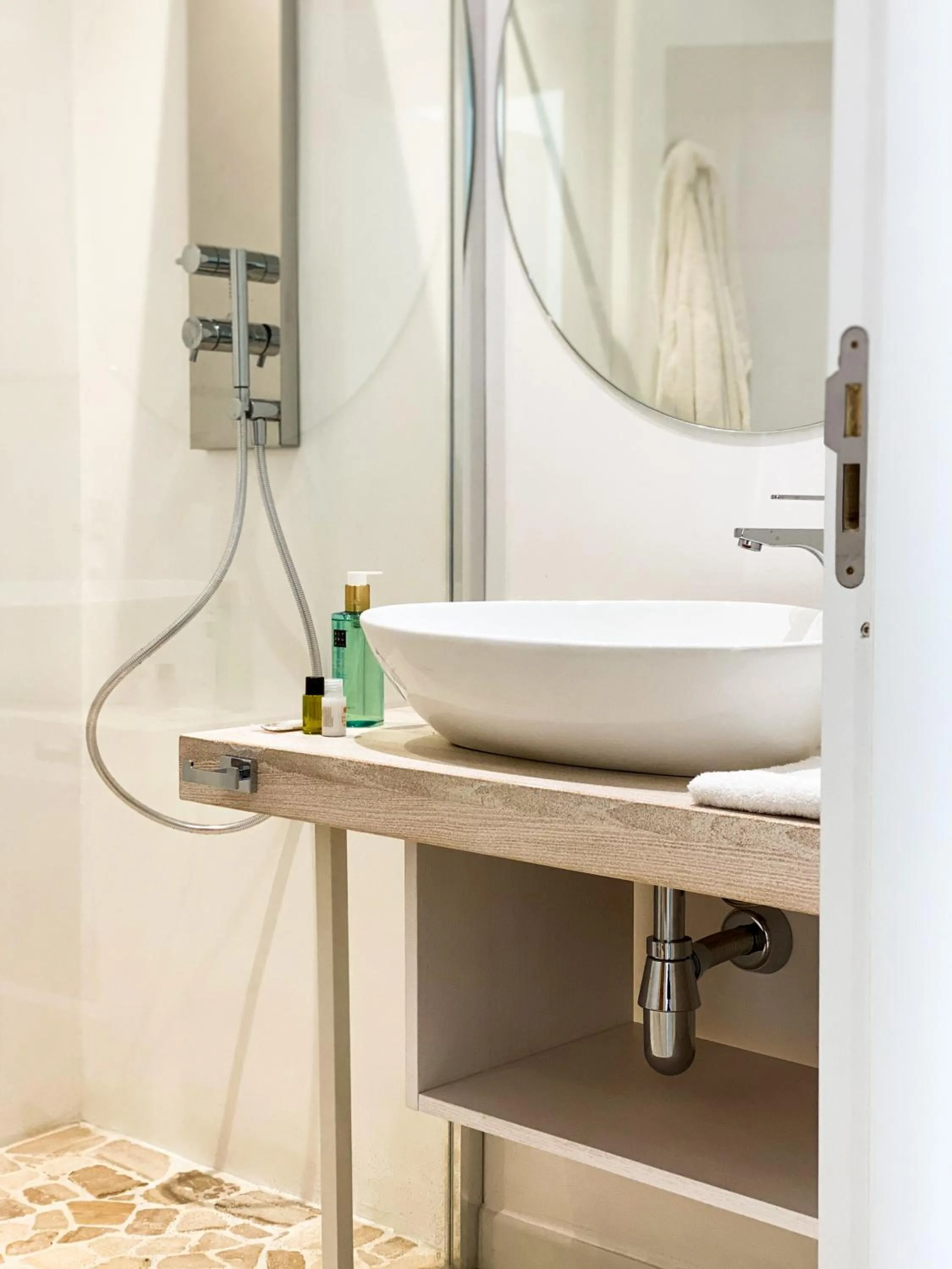 Bathroom in Hotel Moresco