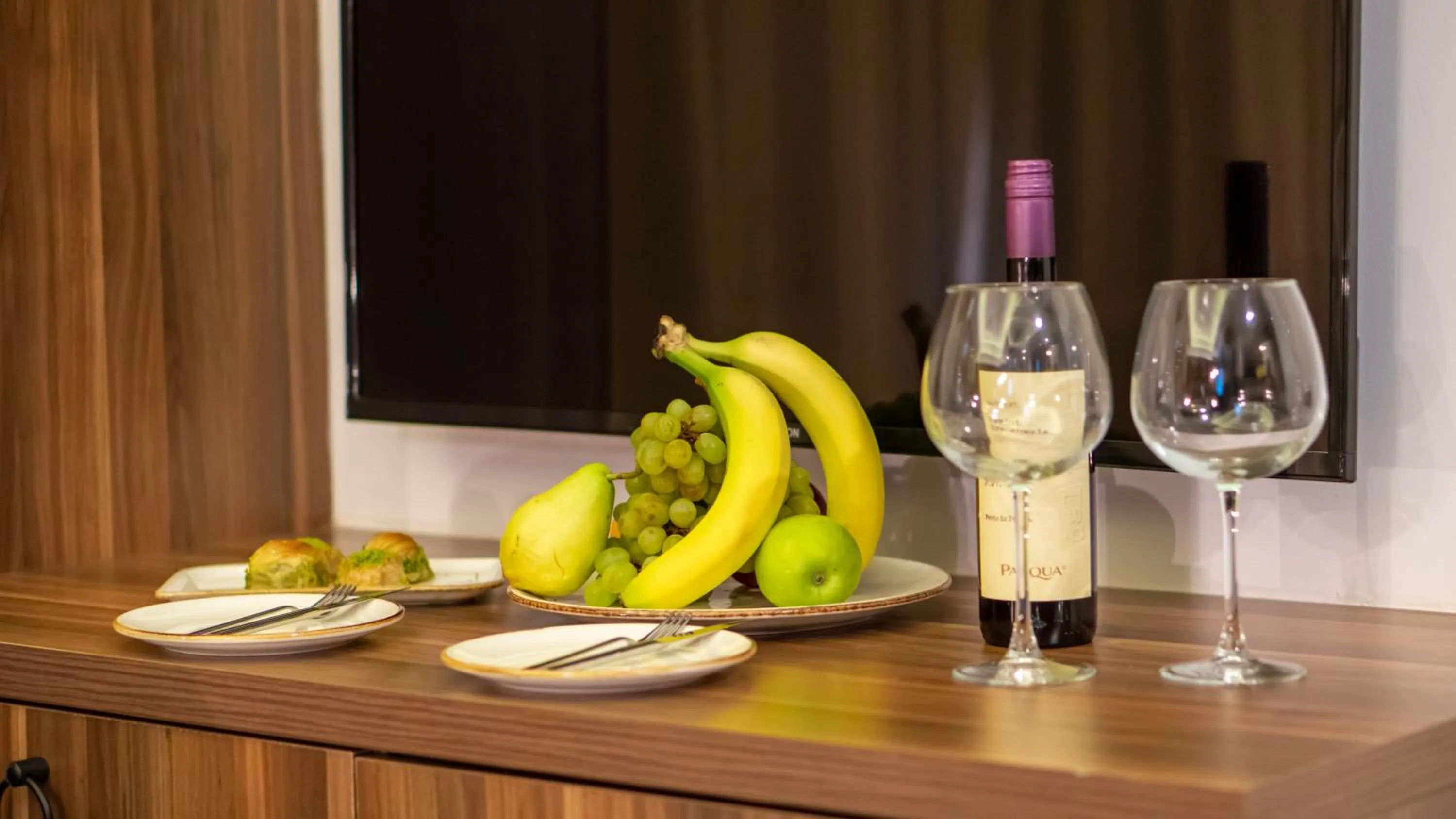 Food and drinks in Crown Salamis Hotel