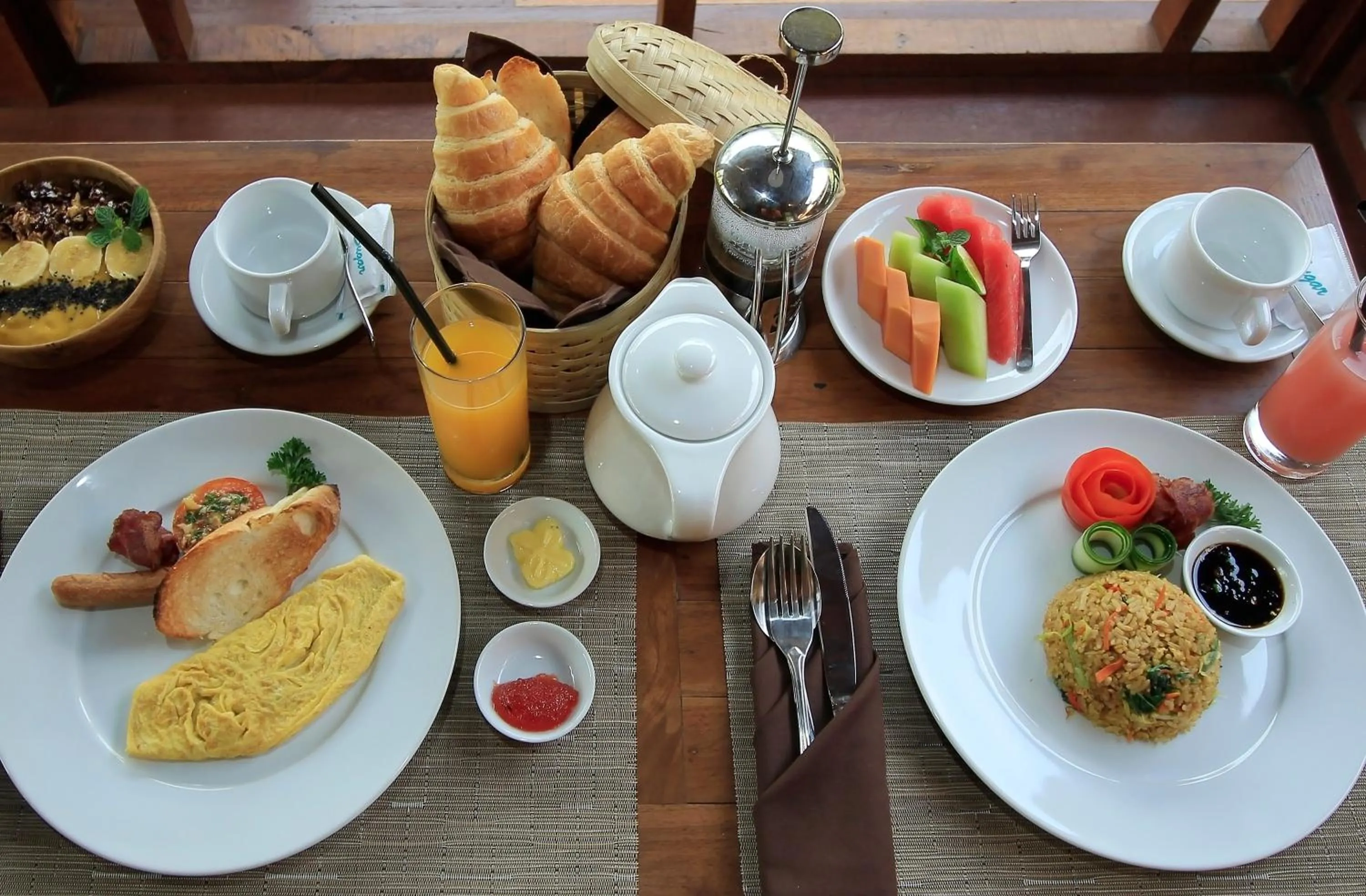 Food and drinks in Hanaya Ubud Villa