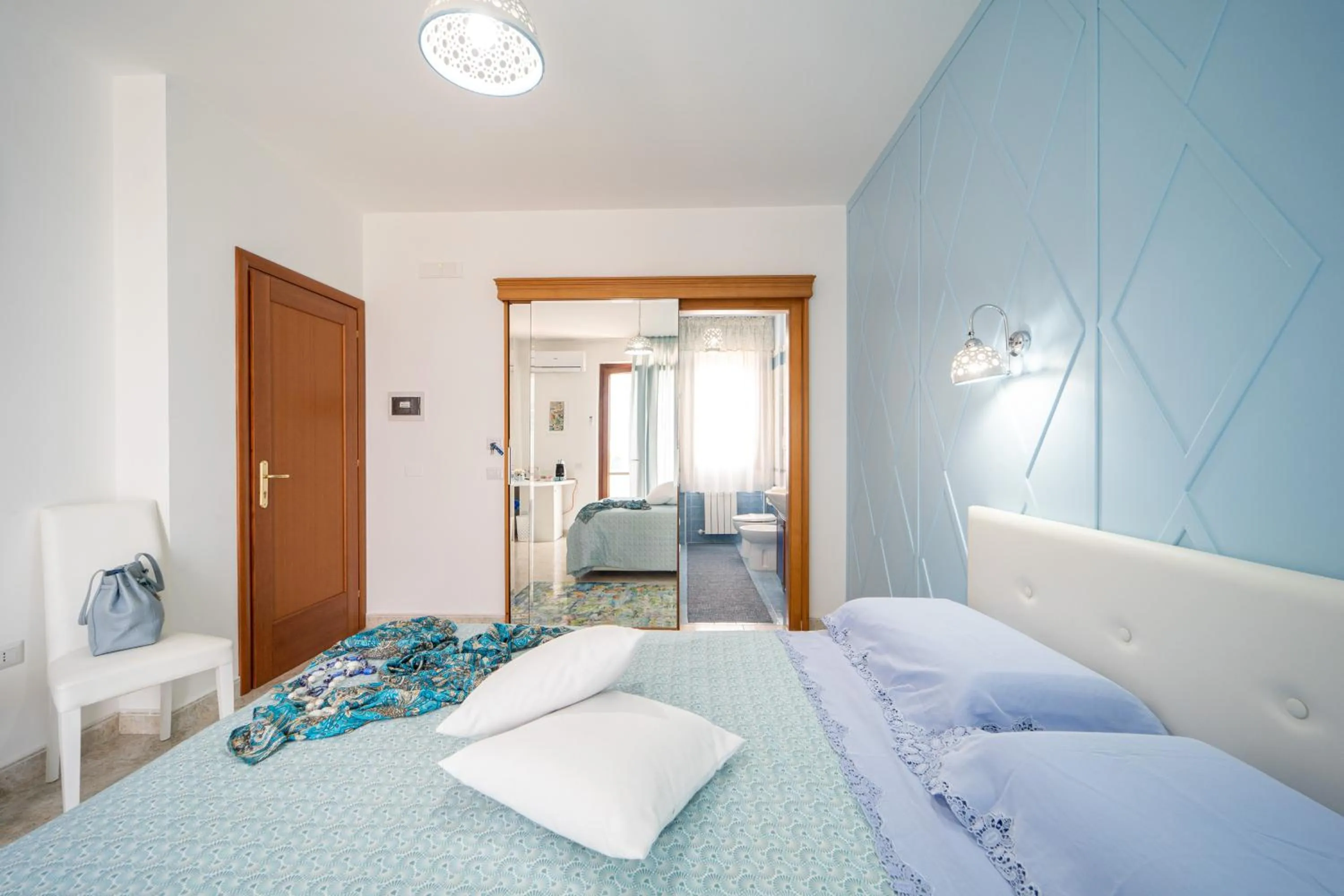 Photo of the whole room, Bed in Almaré B&B