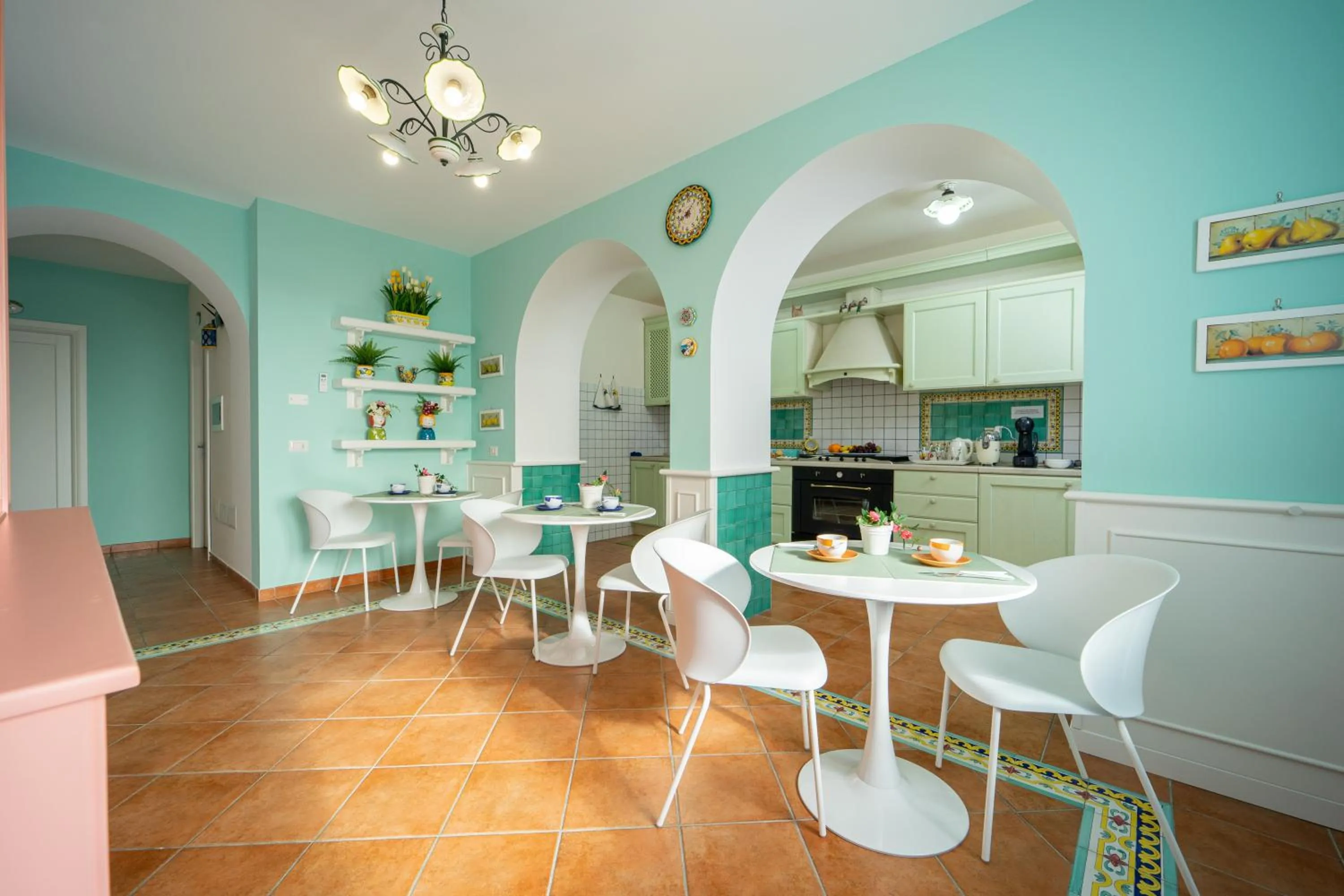 Restaurant/places to eat in Almaré B&B