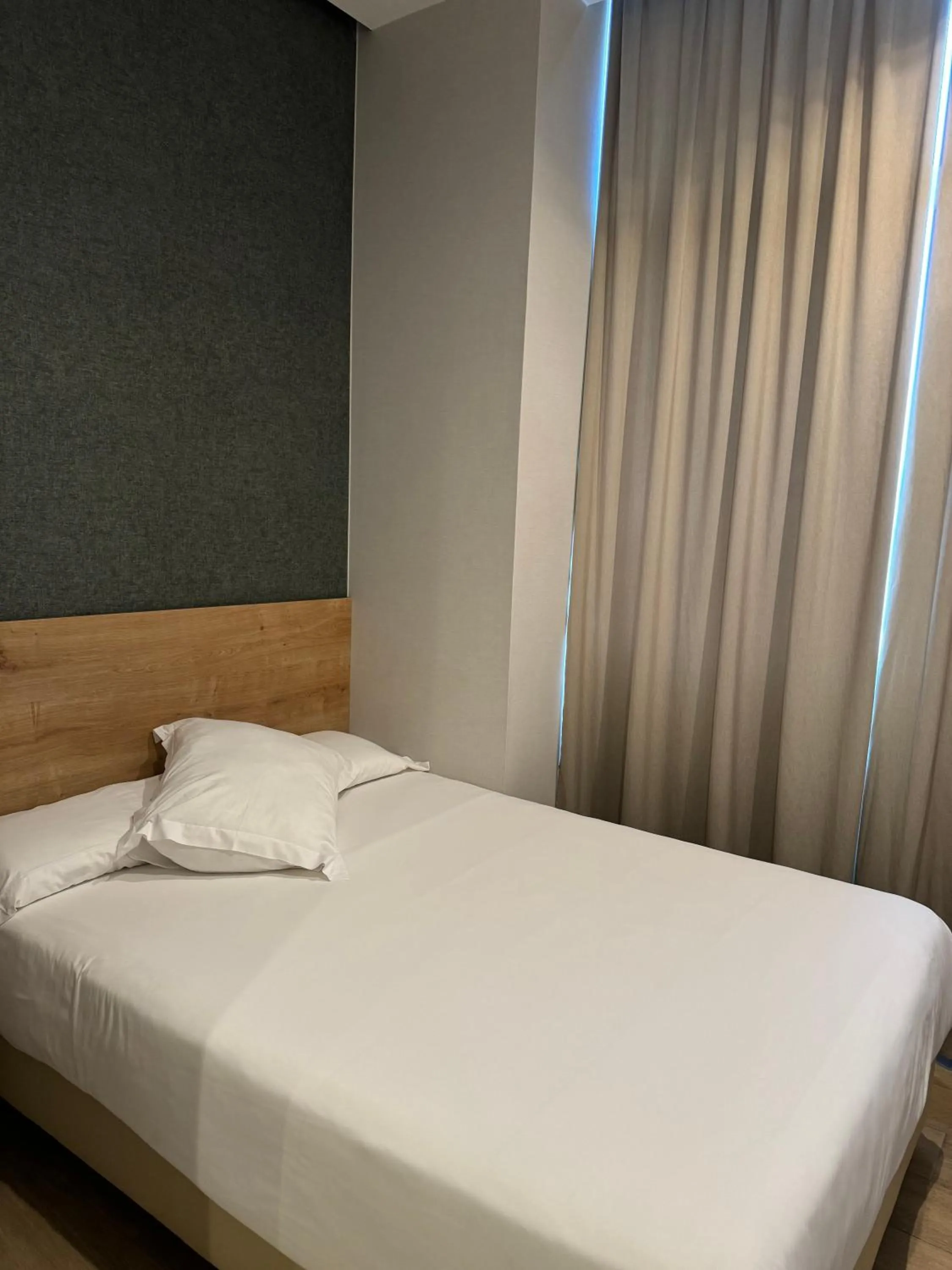 Bed in Fontanella By BCN URBAN Rooms