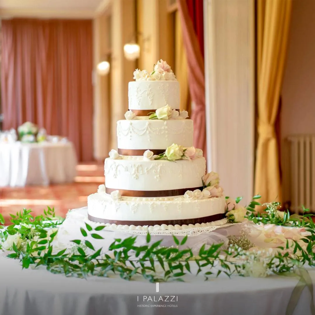 Restaurant/places to eat in Palace Grand Hotel Varese