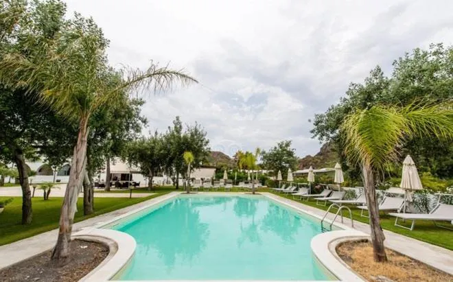 Pool view in Hotel Garden