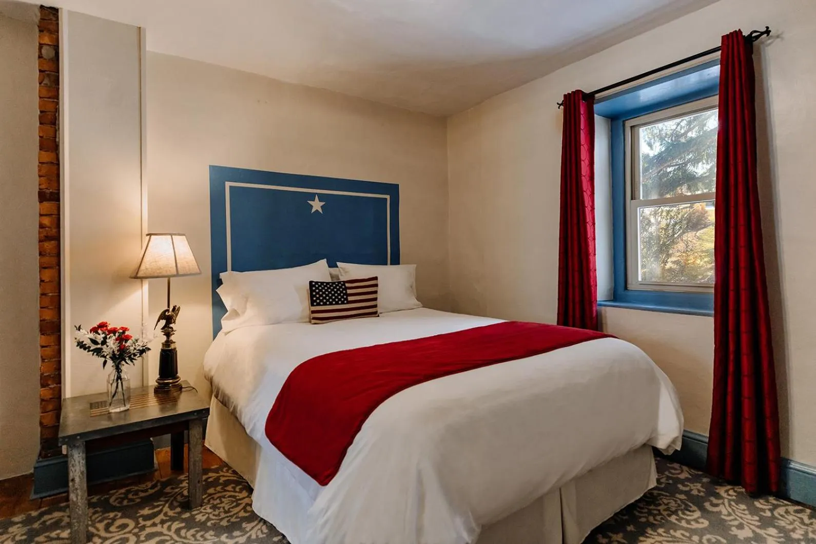 Bedroom, Bed in Galvanized America Inn & Art Gallery
