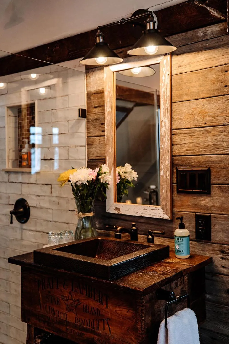 Bathroom in Galvanized America Inn & Art Gallery