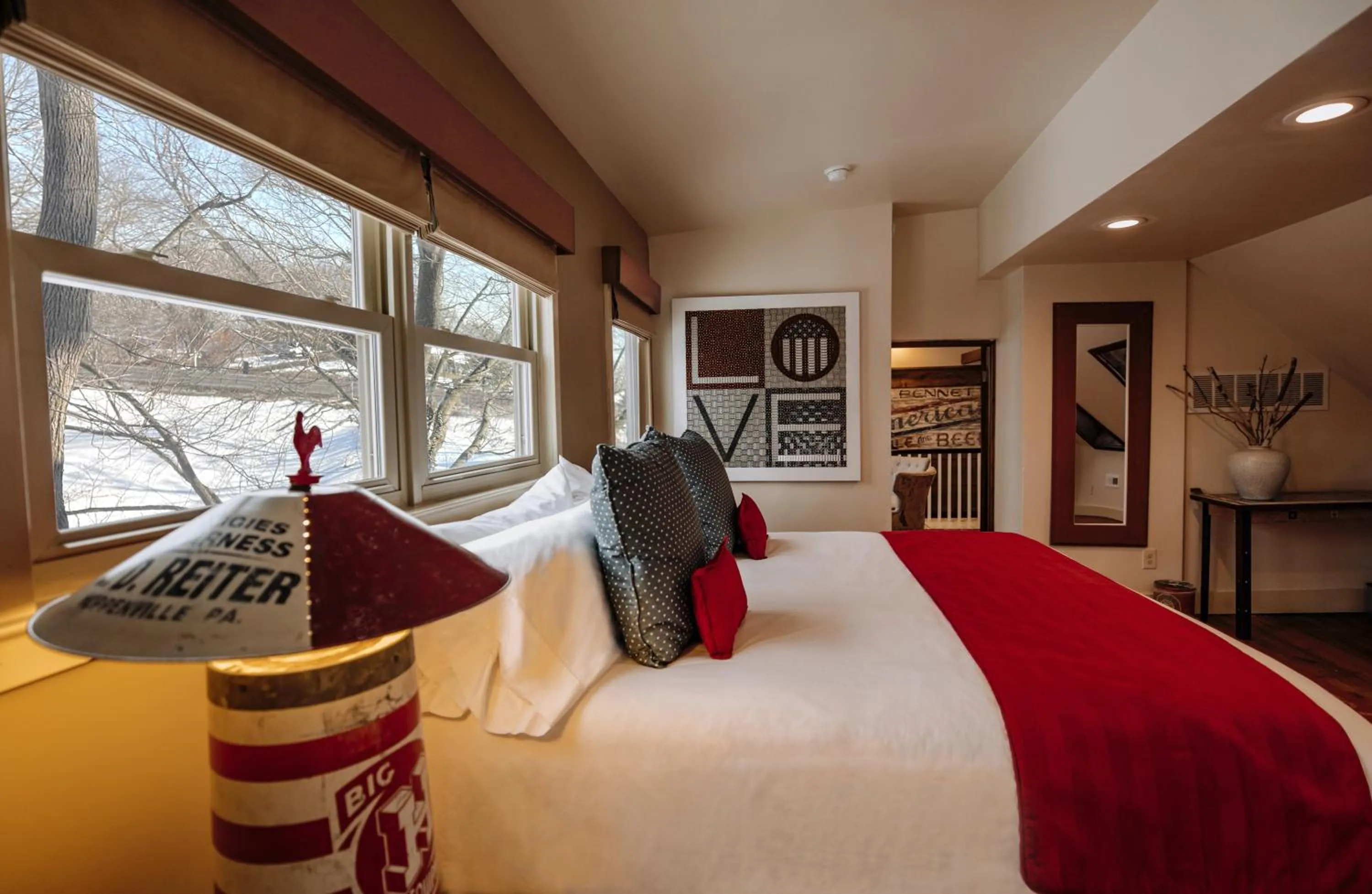 Bedroom, Bed in Galvanized America Inn & Art Gallery