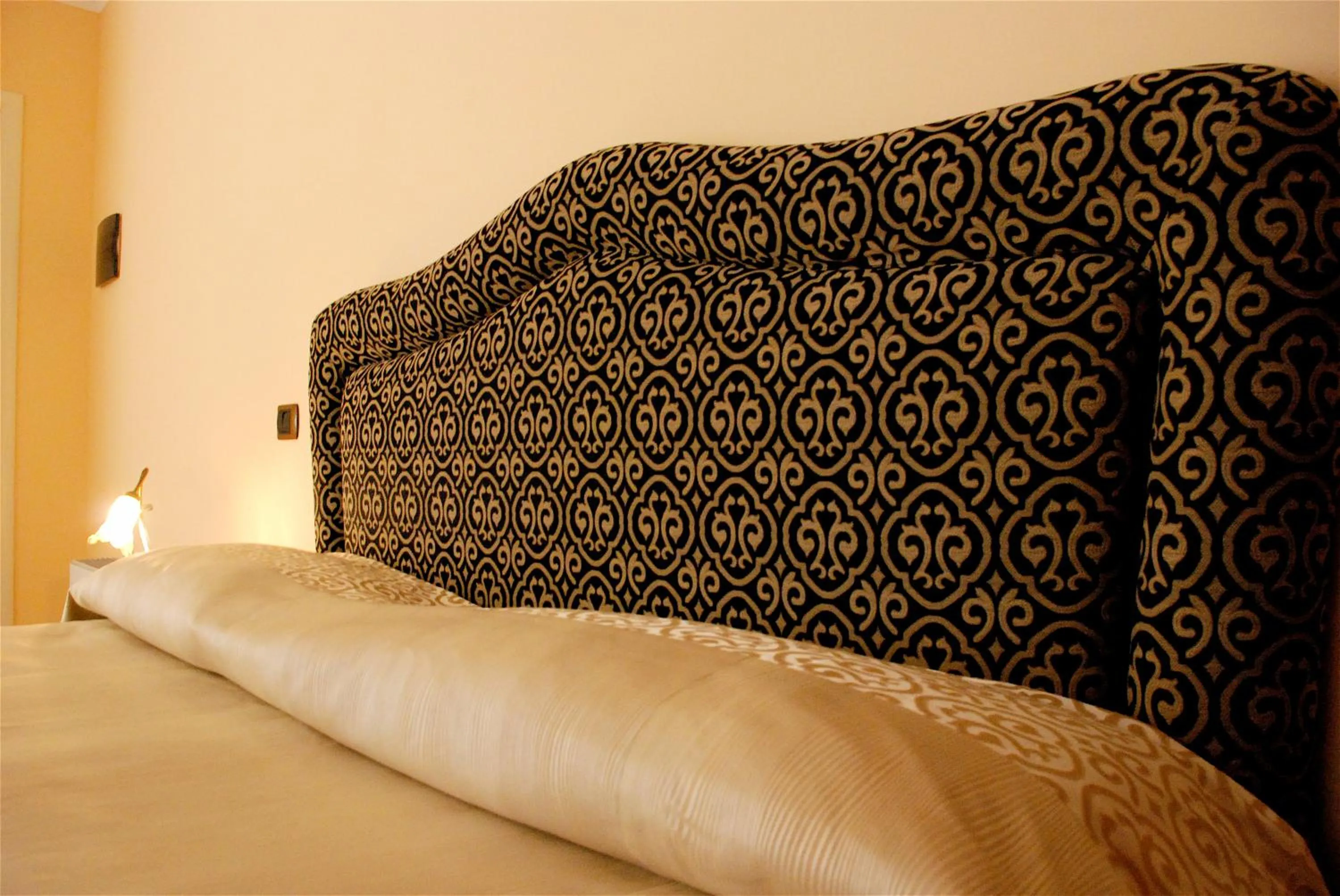 Decorative detail, Bed in Hotel Villa Enrica - Aeolian Charme