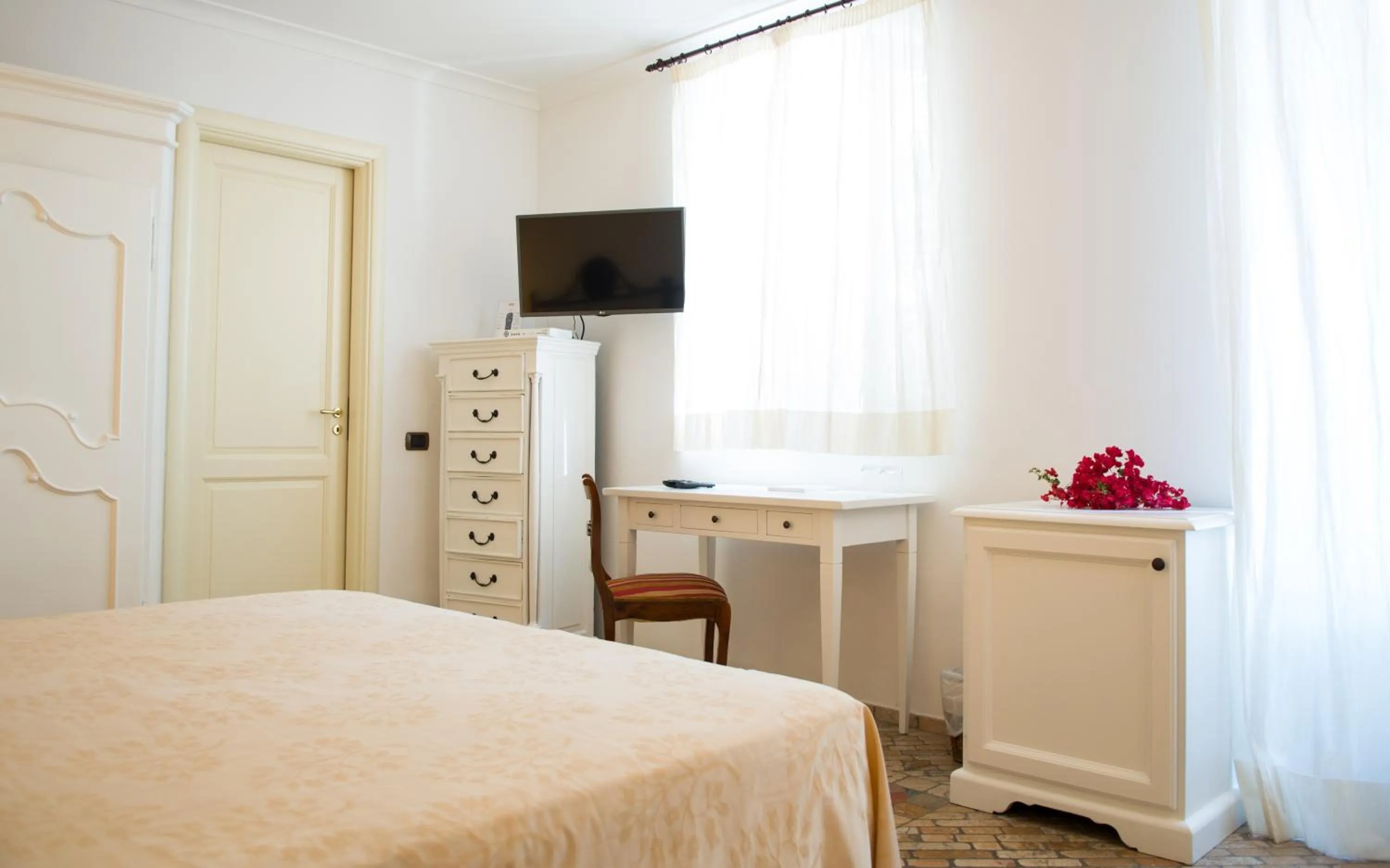 Photo of the whole room, Bed in Hotel Villa Enrica - Aeolian Charme