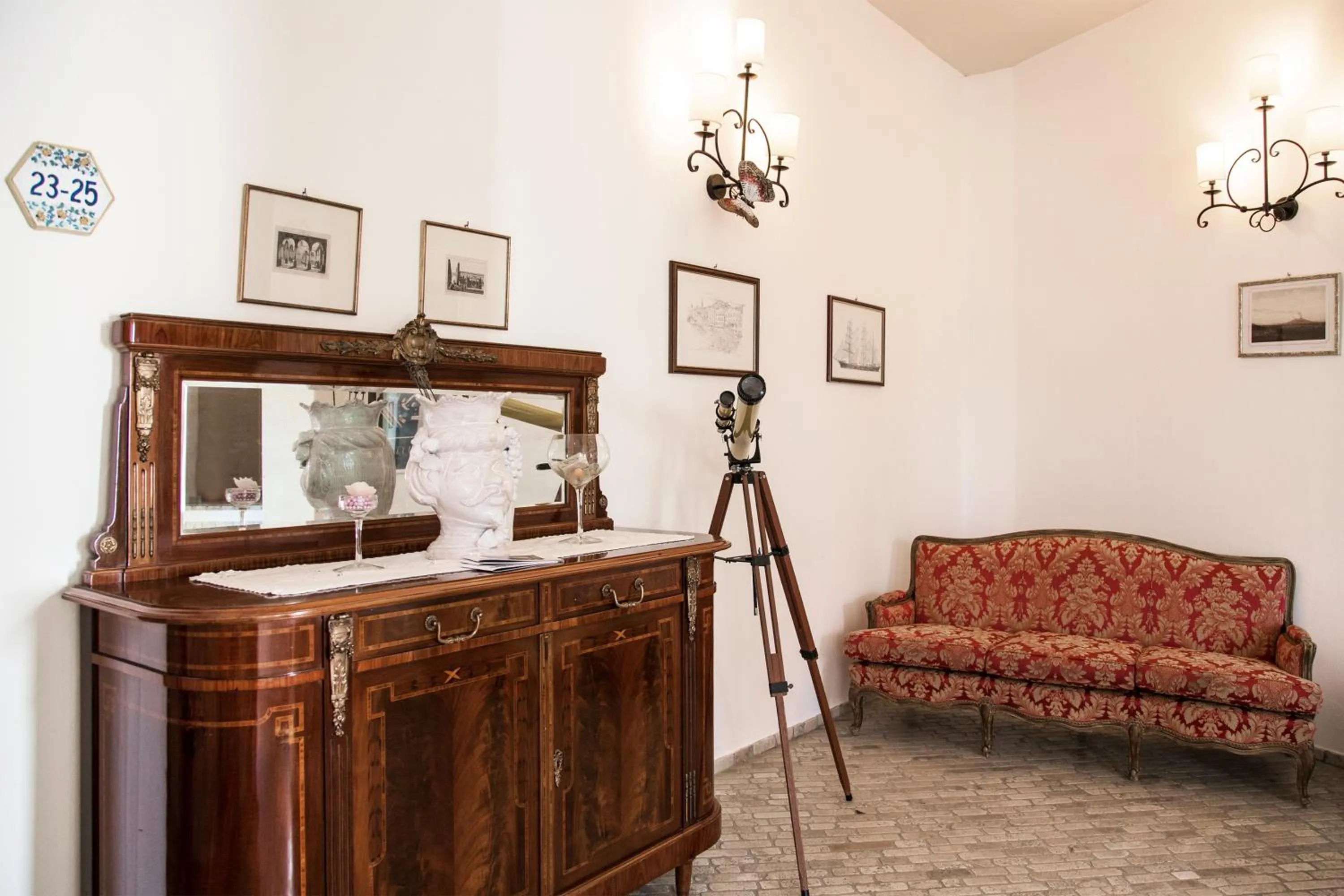 Communal lounge/ TV room in Hotel Villa Enrica - Aeolian Charme