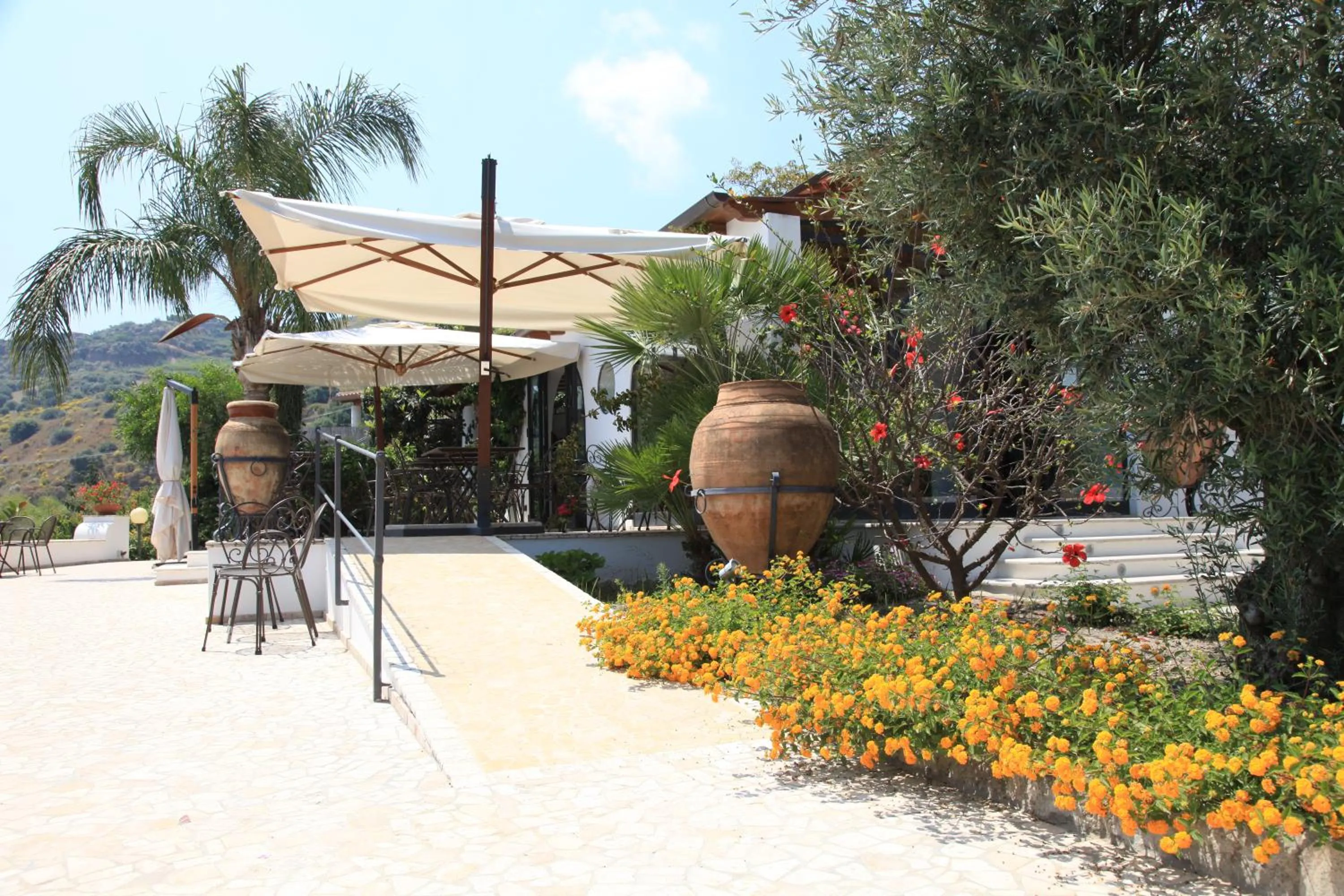 Patio in Hotel Villa Enrica - Aeolian Charme