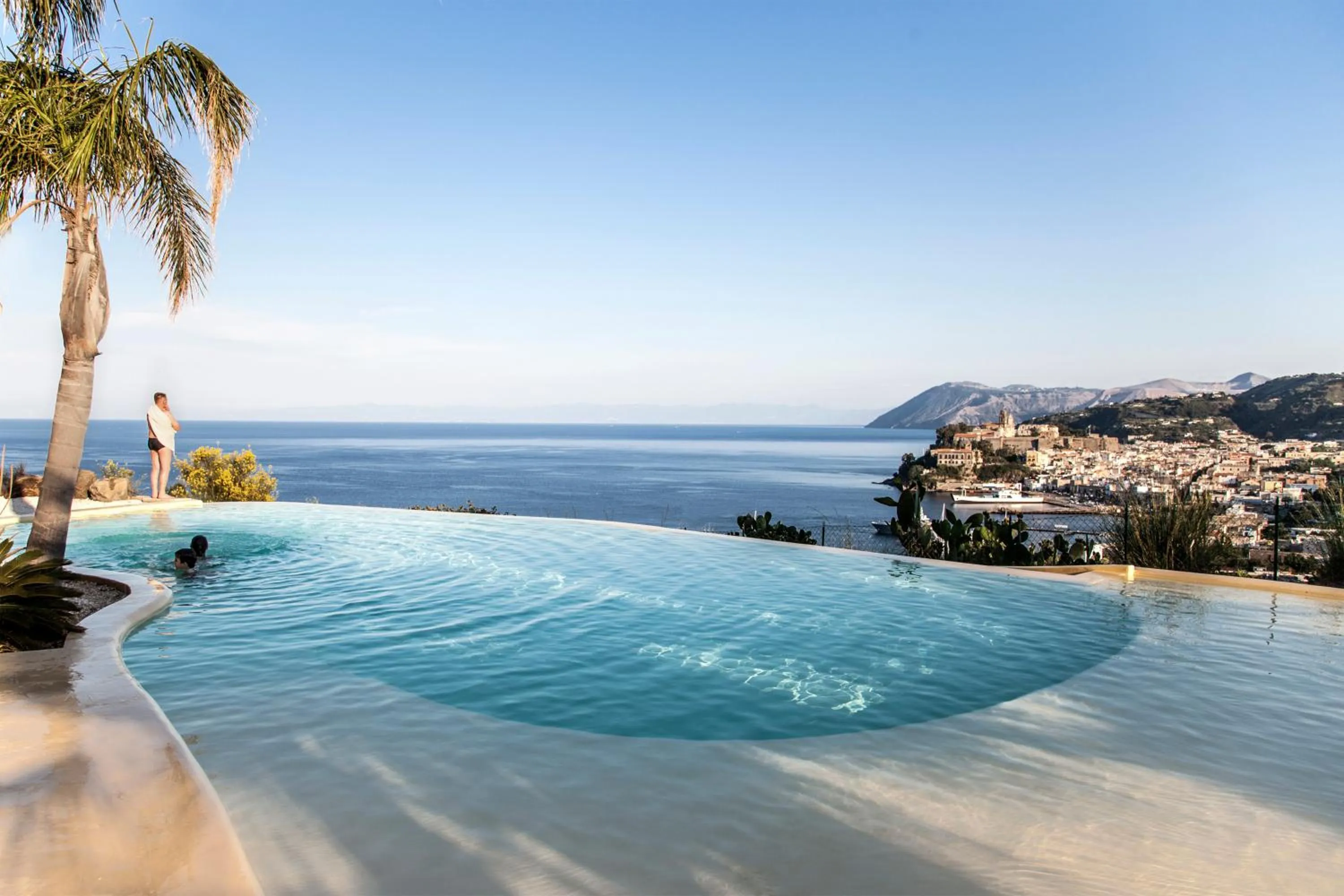 Swimming pool in Hotel Villa Enrica - Aeolian Charme