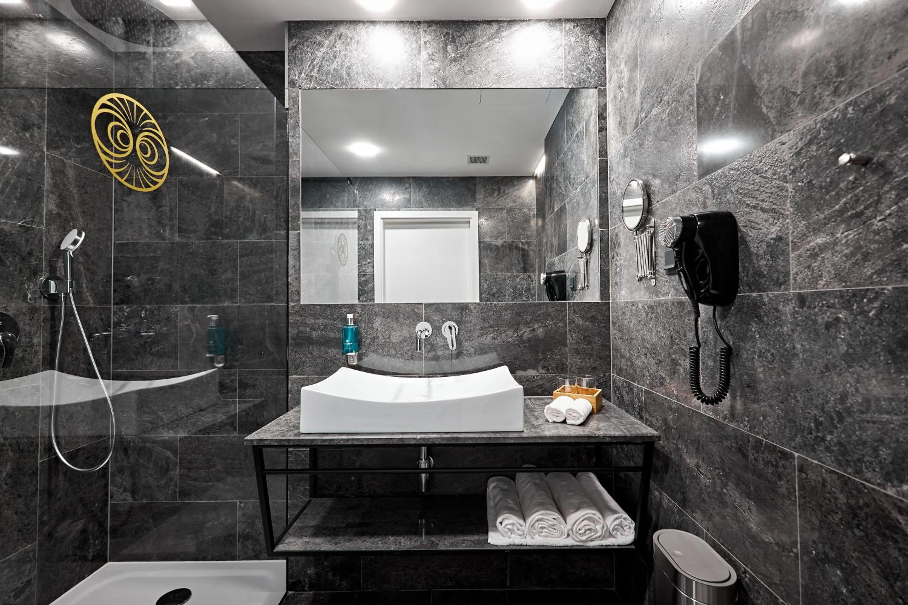 Bathroom in Miramare Magnetic Beach Hotel