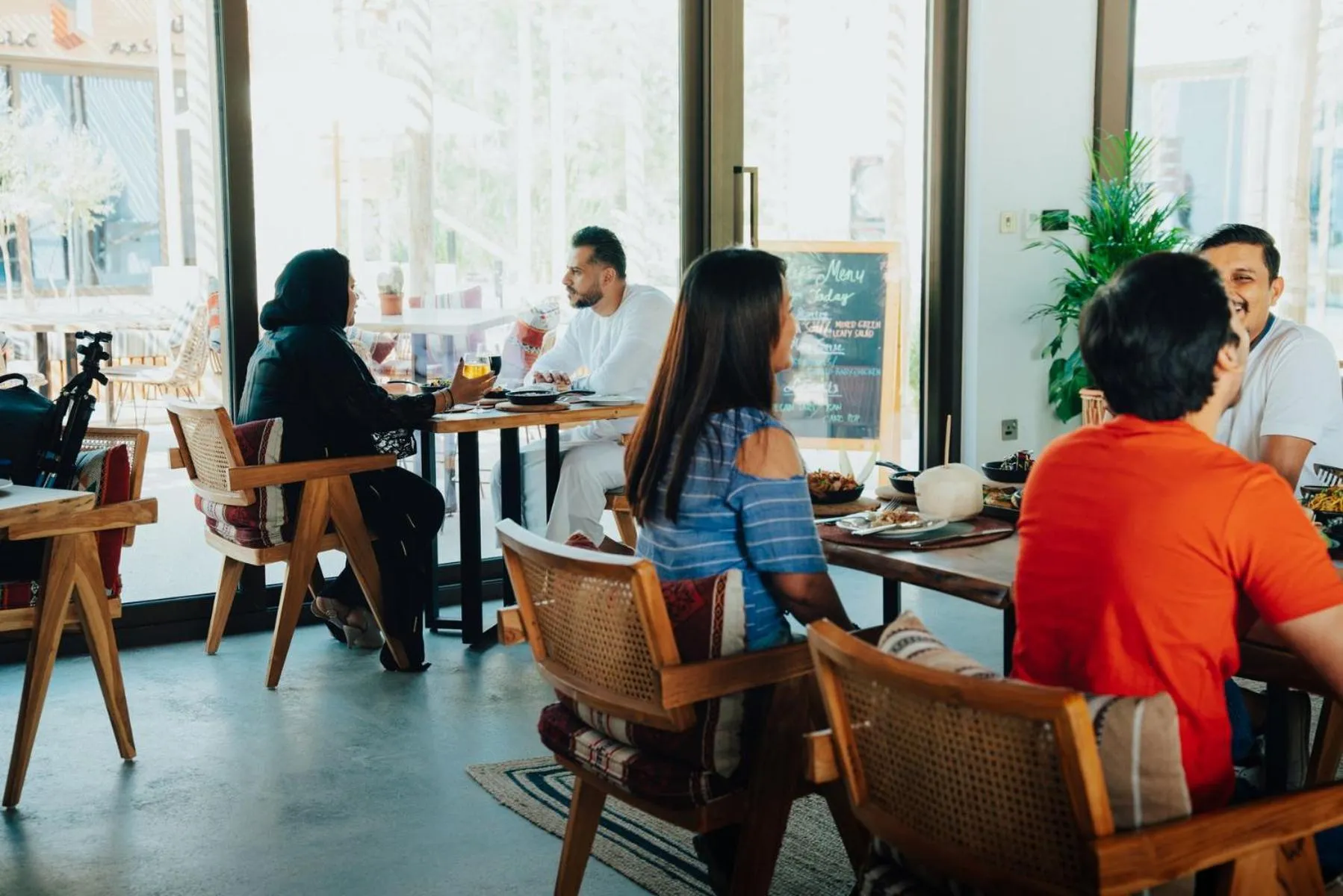 Restaurant/places to eat in Bab Al Nojoum Al Mugheirah