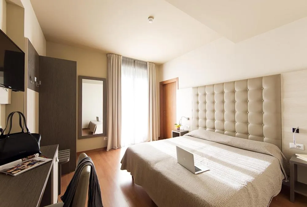 TV and multimedia, Bed in Hotel Meeting