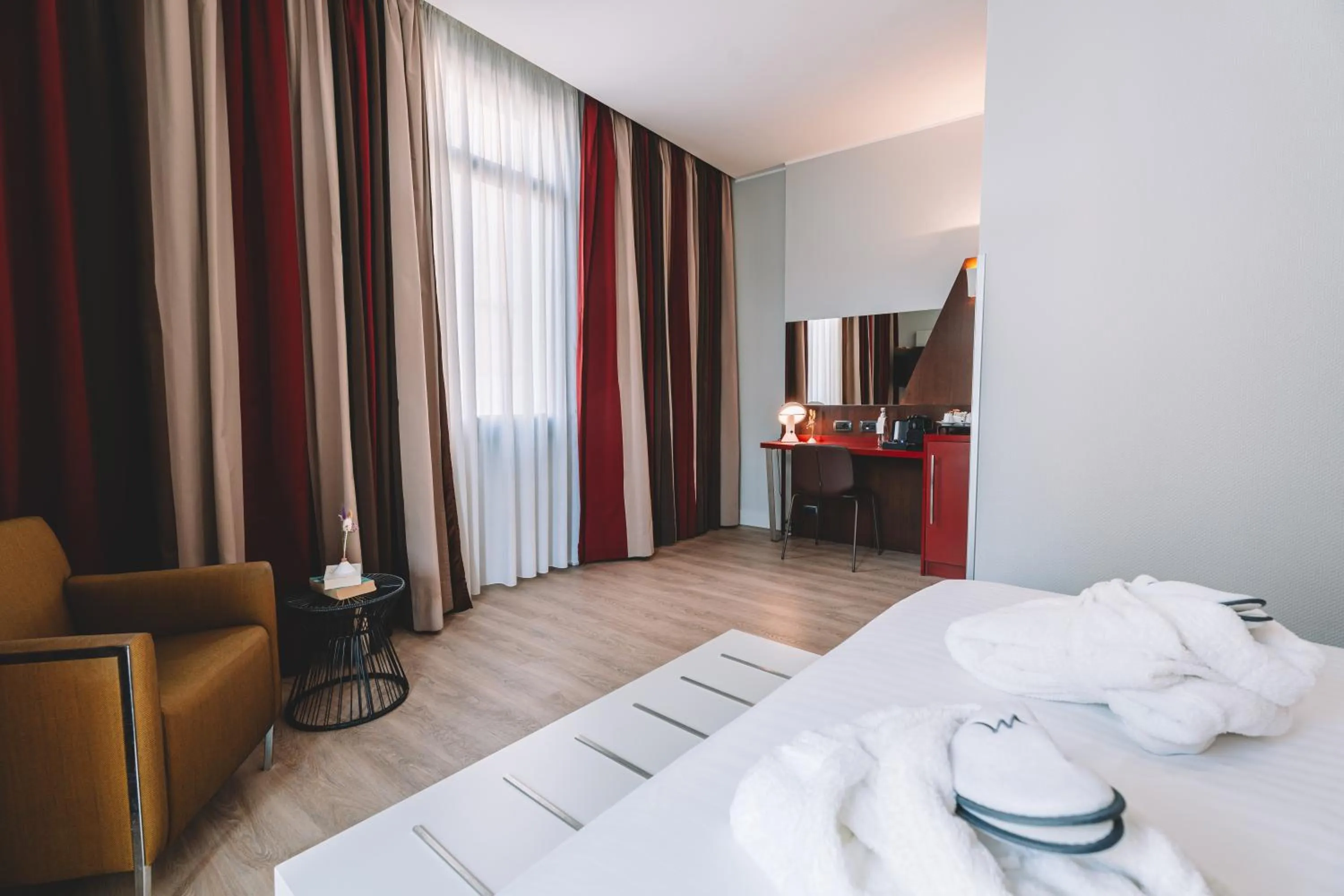 Photo of the whole room, Bed in Mercure Roma Piazza Bologna