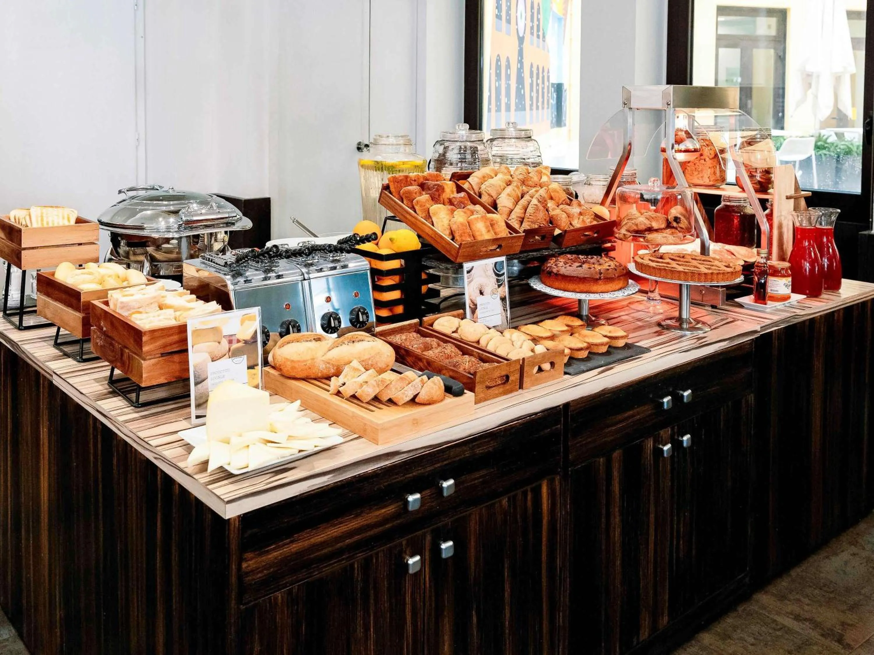 Breakfast in Mercure Roma Piazza Bologna