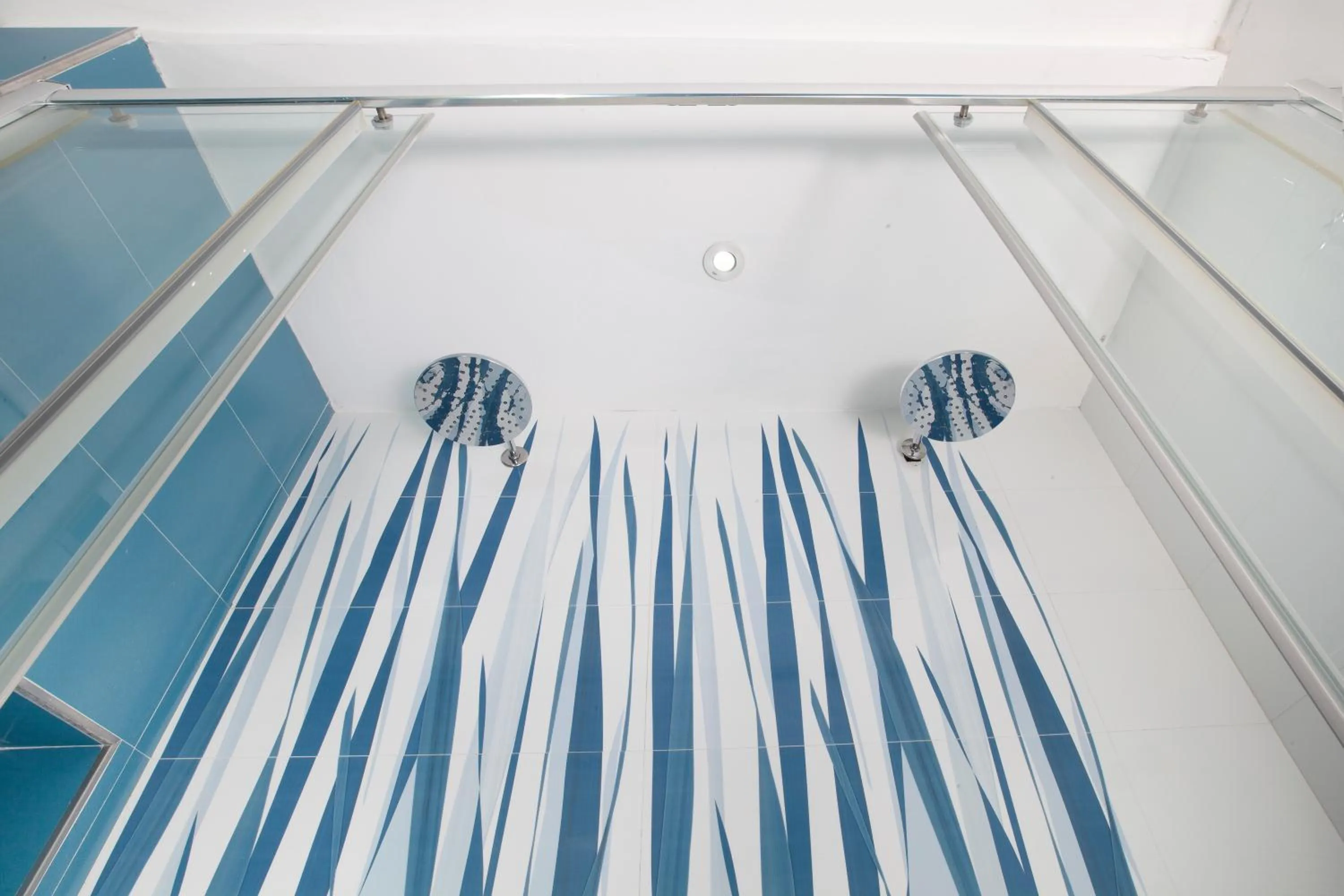 Shower in Mar Hotel Alimuri