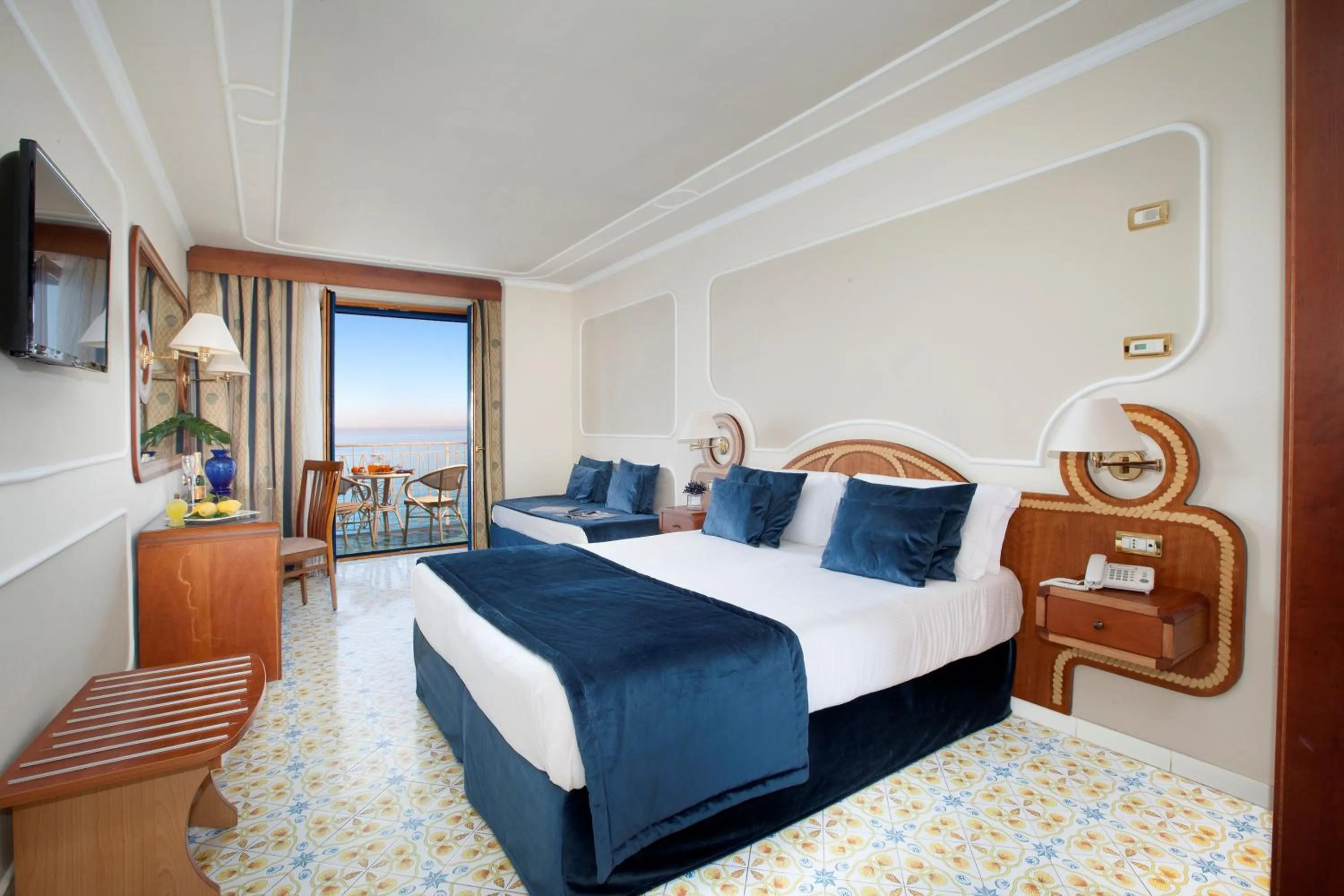 Bedroom, Bed in Mar Hotel Alimuri