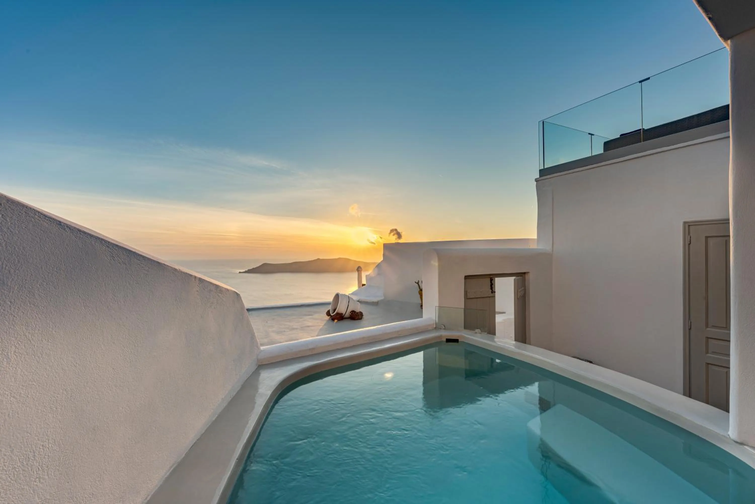 Sunset in Kaleidoscope Imerovigli Suites