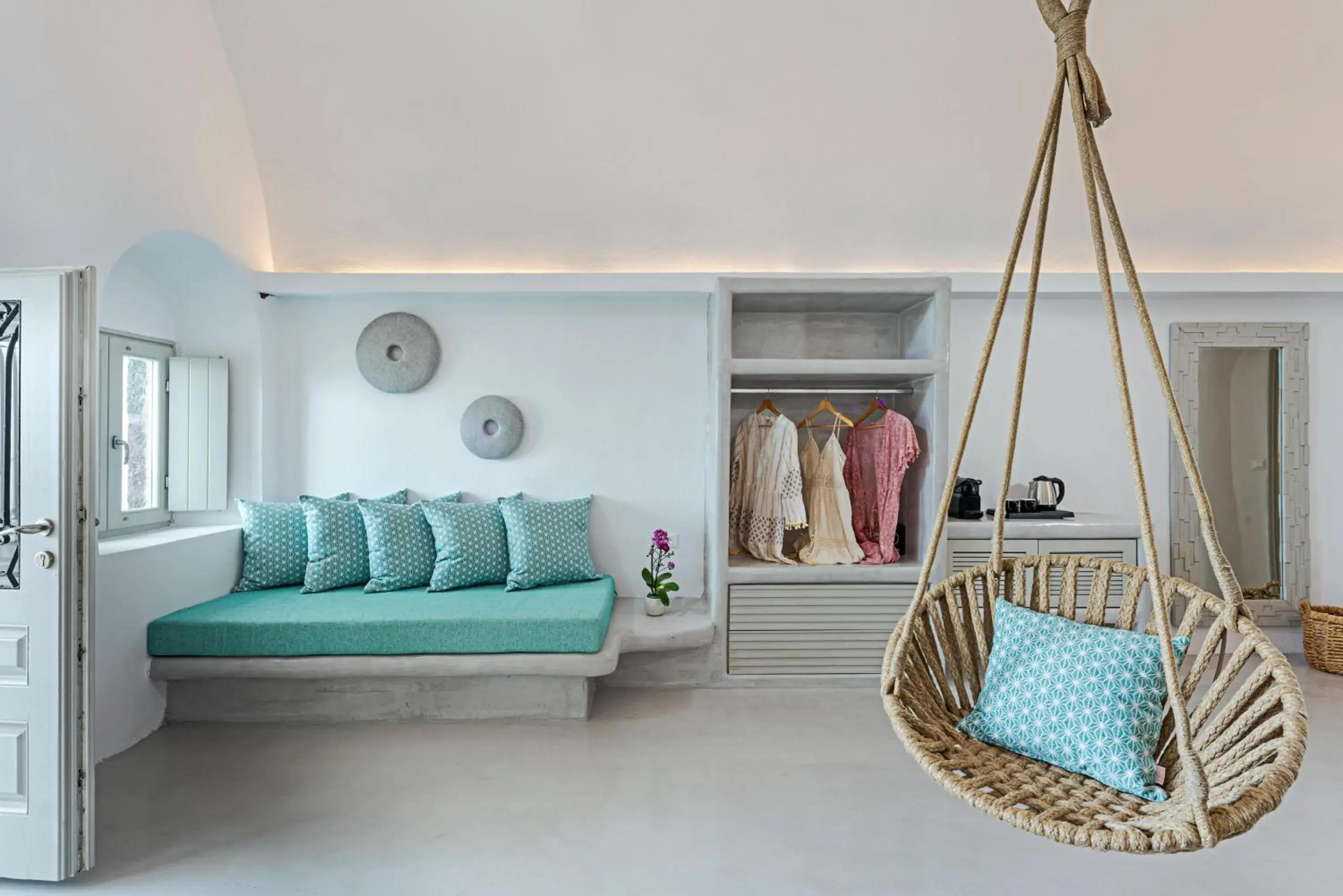 Suite with Hot Tub in Kaleidoscope Imerovigli Suites Suite with Hot Tub in Kaleidoscope Imerovigli Suites