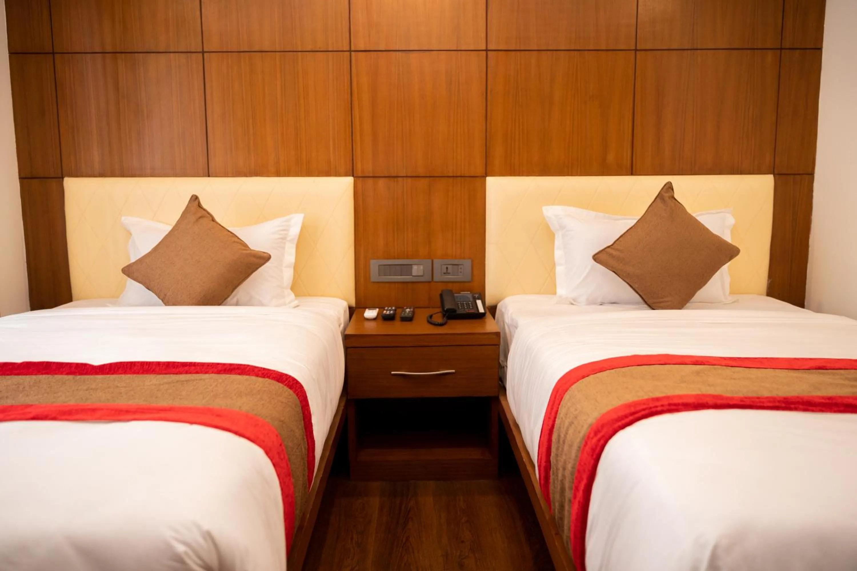 Bedroom, Bed in Hotel Kailash Kutee