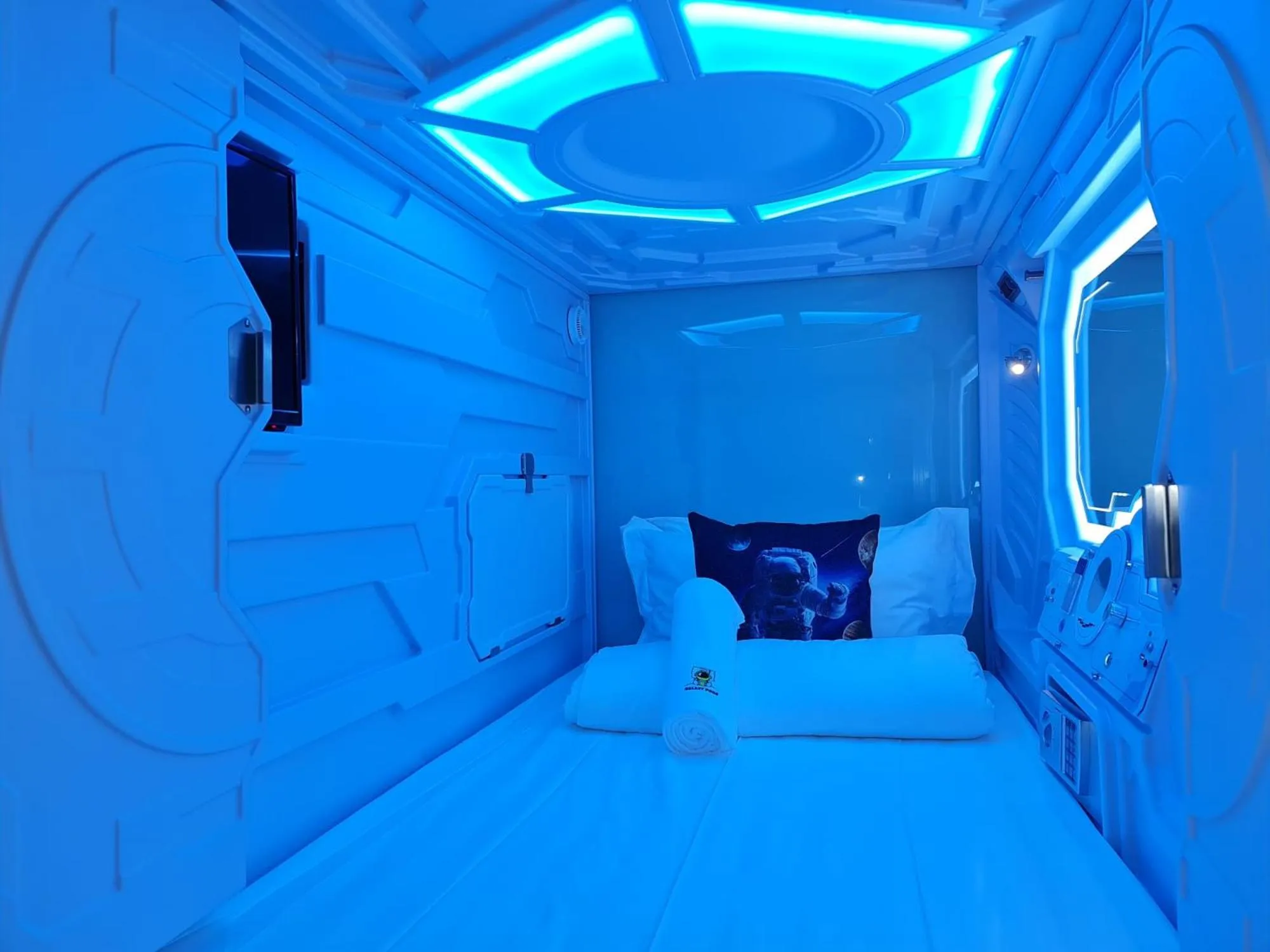 Bed in Galaxy Pods Capsule Hotel Boat Quay