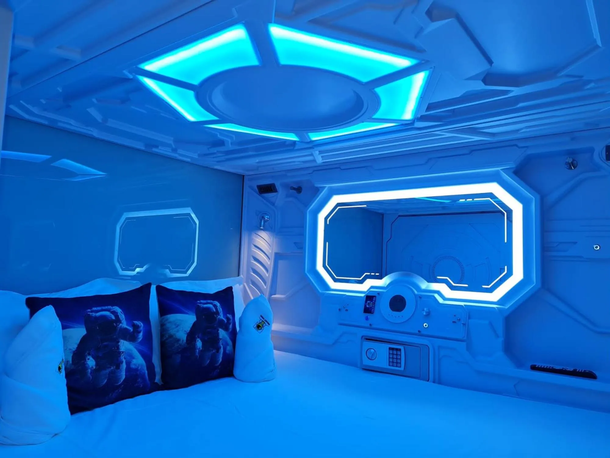 Bed in Galaxy Pods Capsule Hotel Boat Quay
