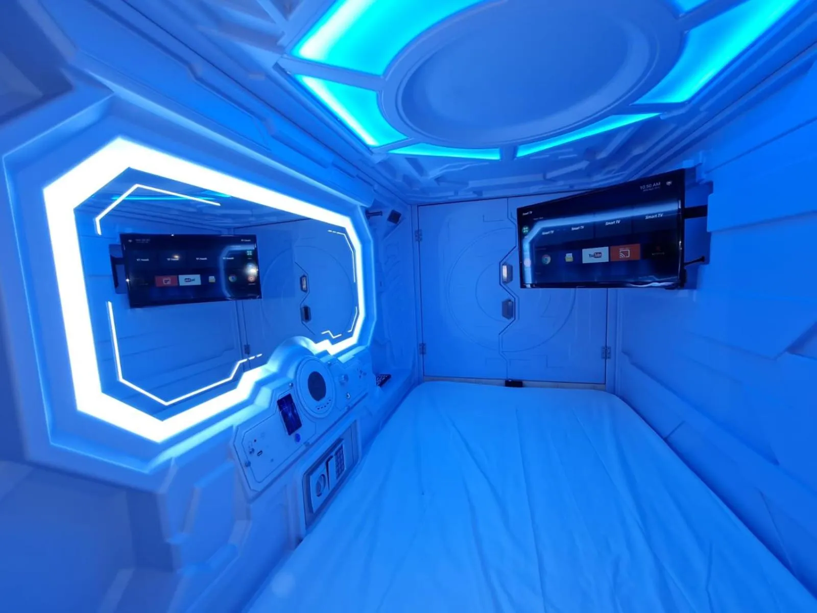 Bed in Galaxy Pods Capsule Hotel Boat Quay