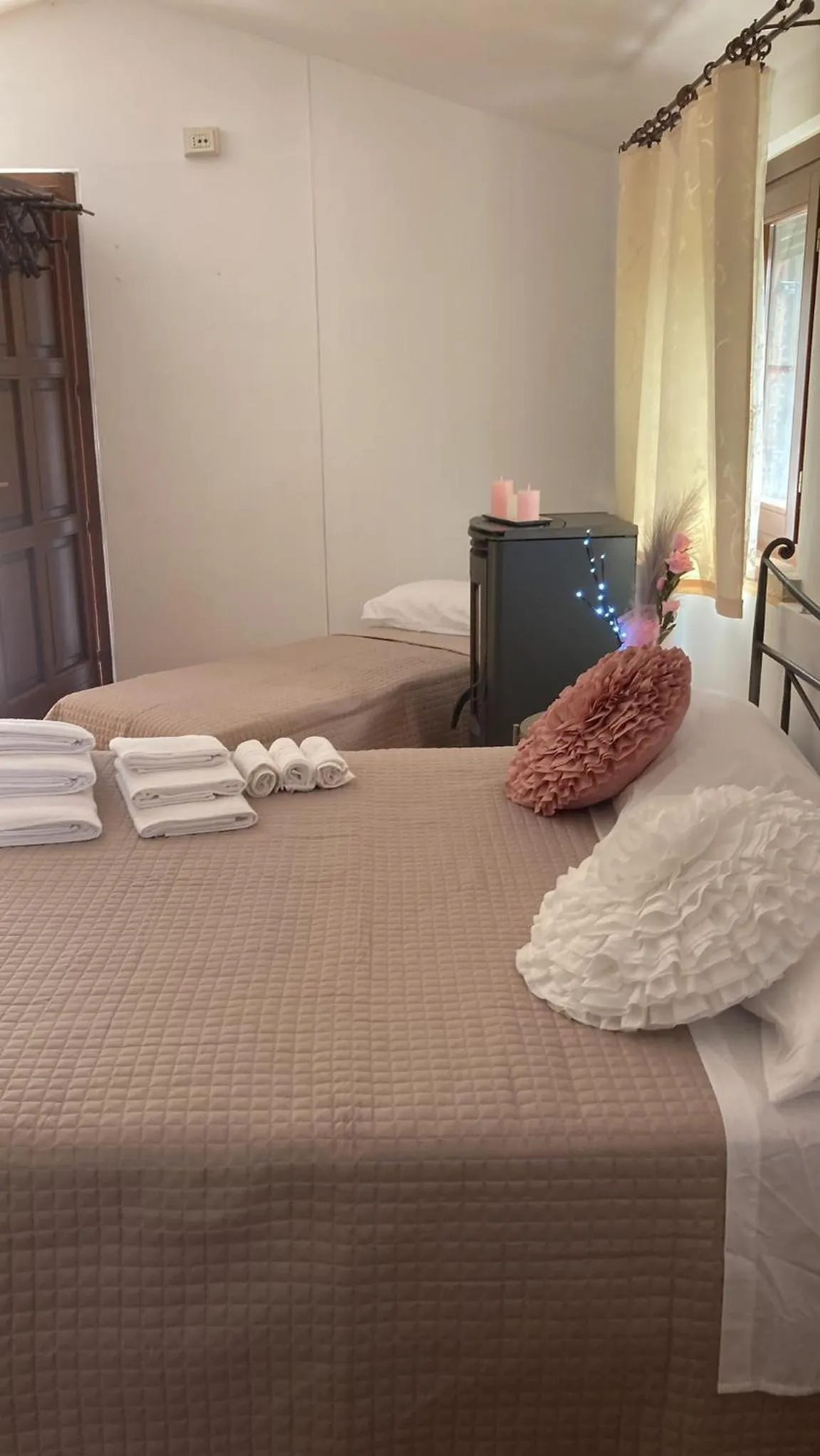 Bedroom in Casale della rosa