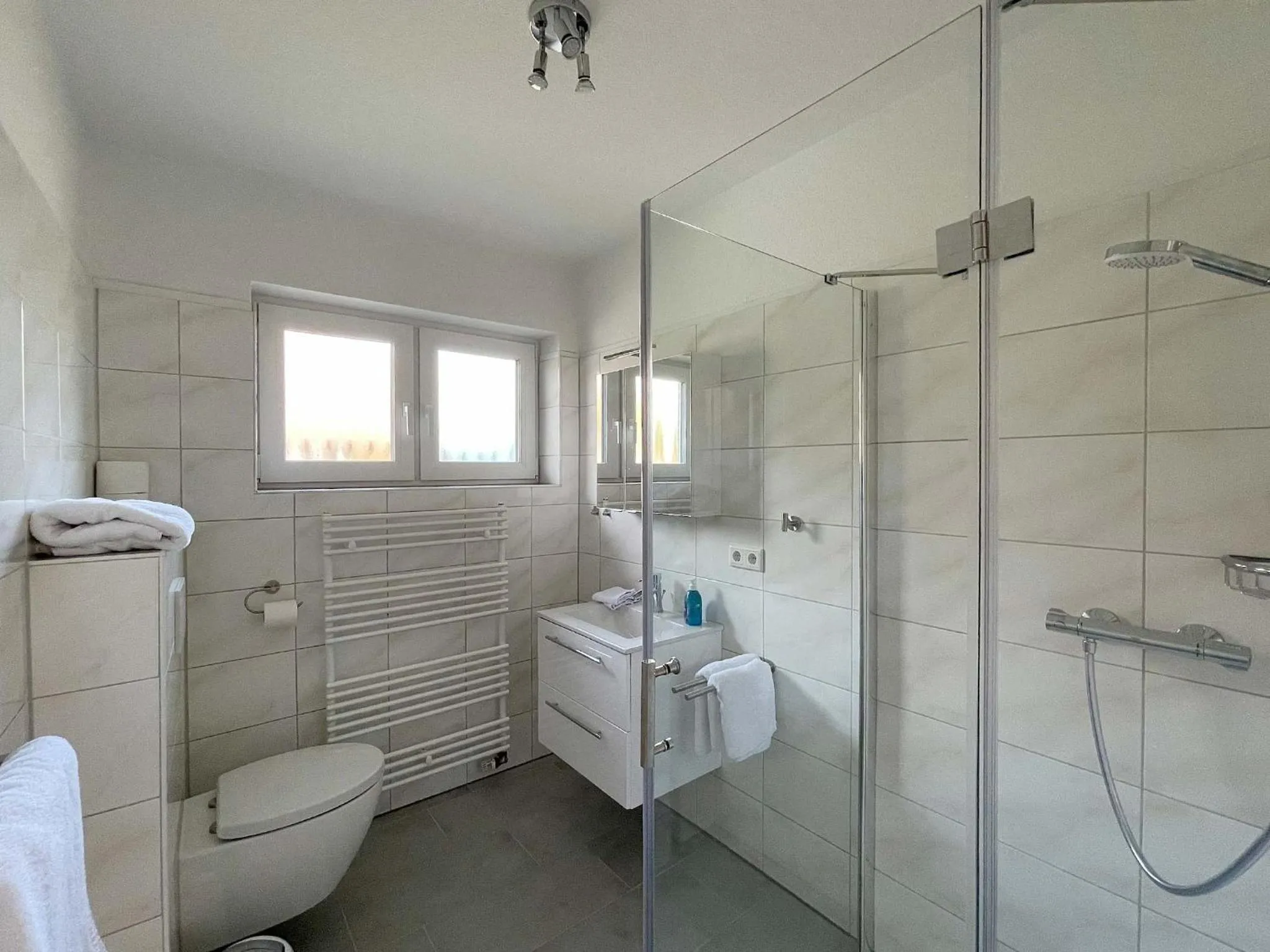 Bathroom in Marions Apartments Greetsiel