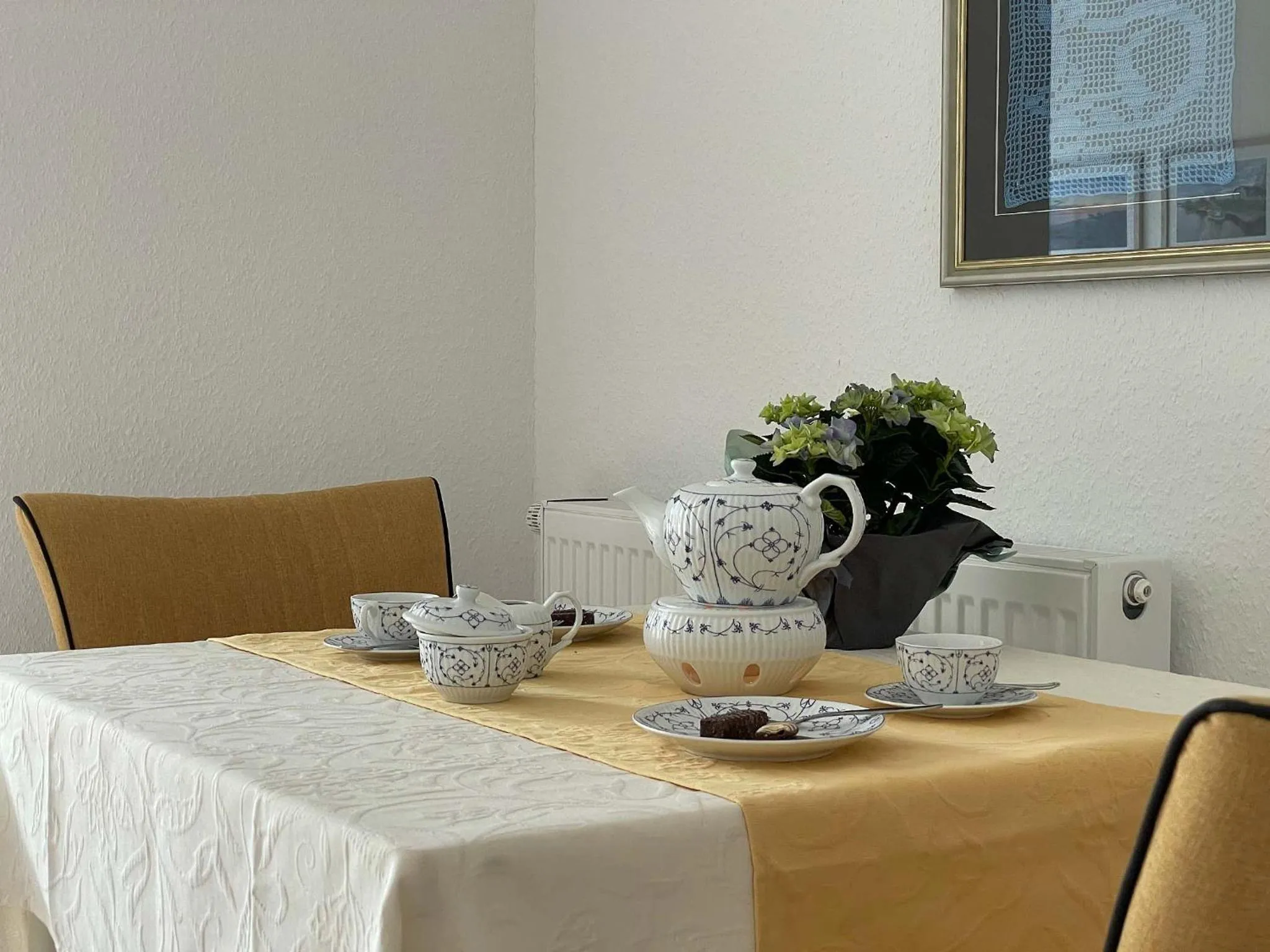 Dining area in Marions Apartments Greetsiel