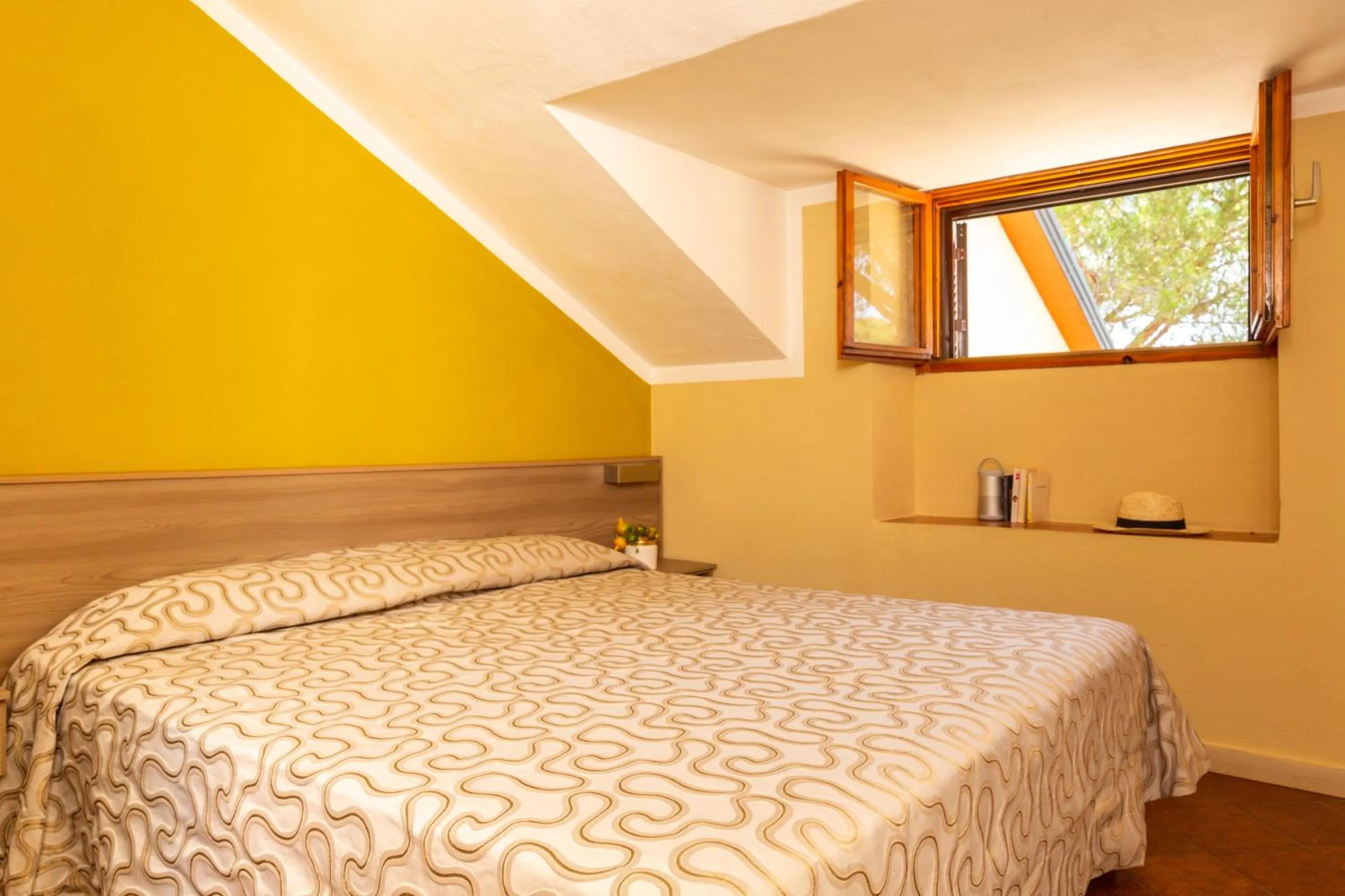 Photo of the whole room in Argentario Osa Resort