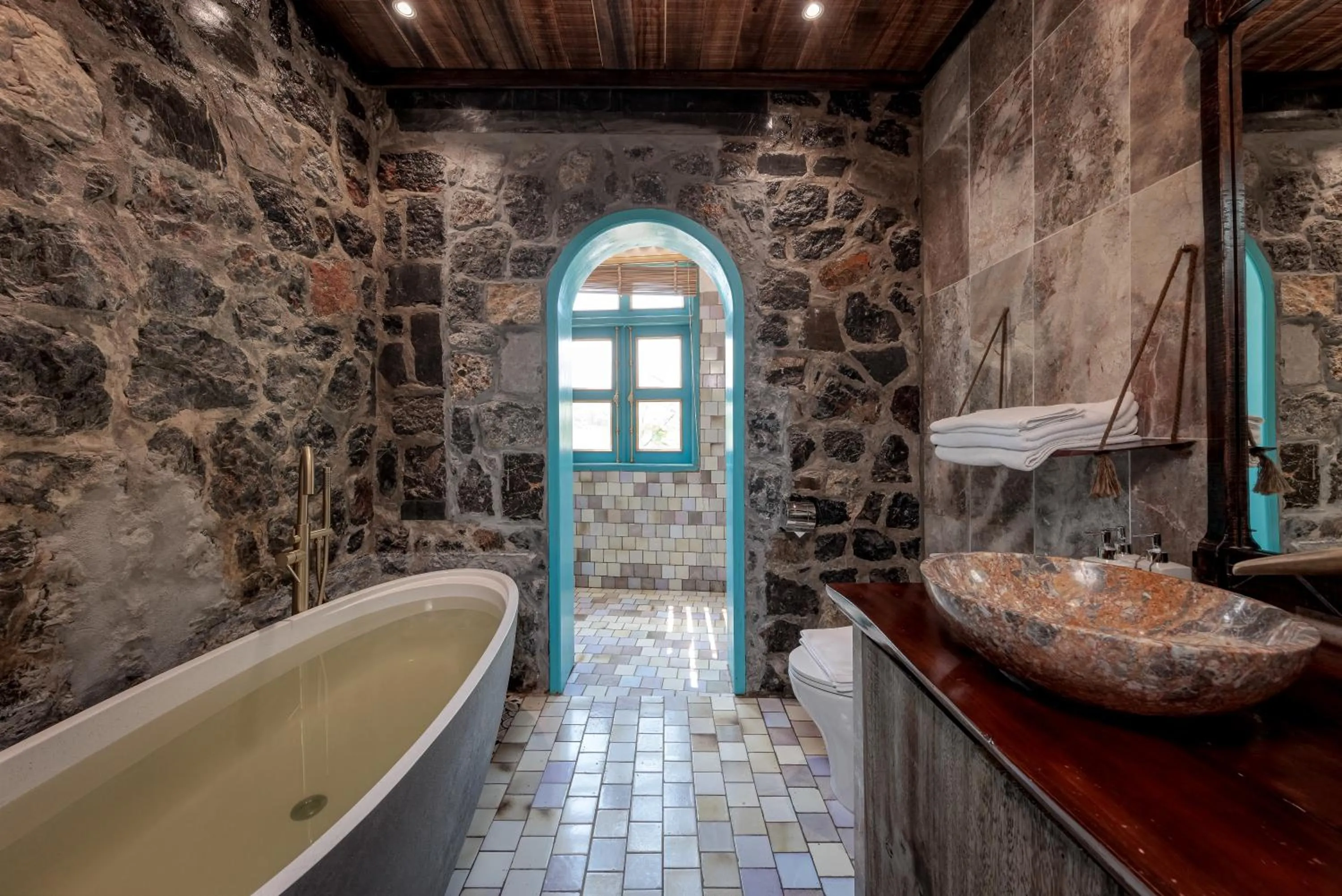 Bath in ChezCao Rice Field Ecolodge Ninh Binh