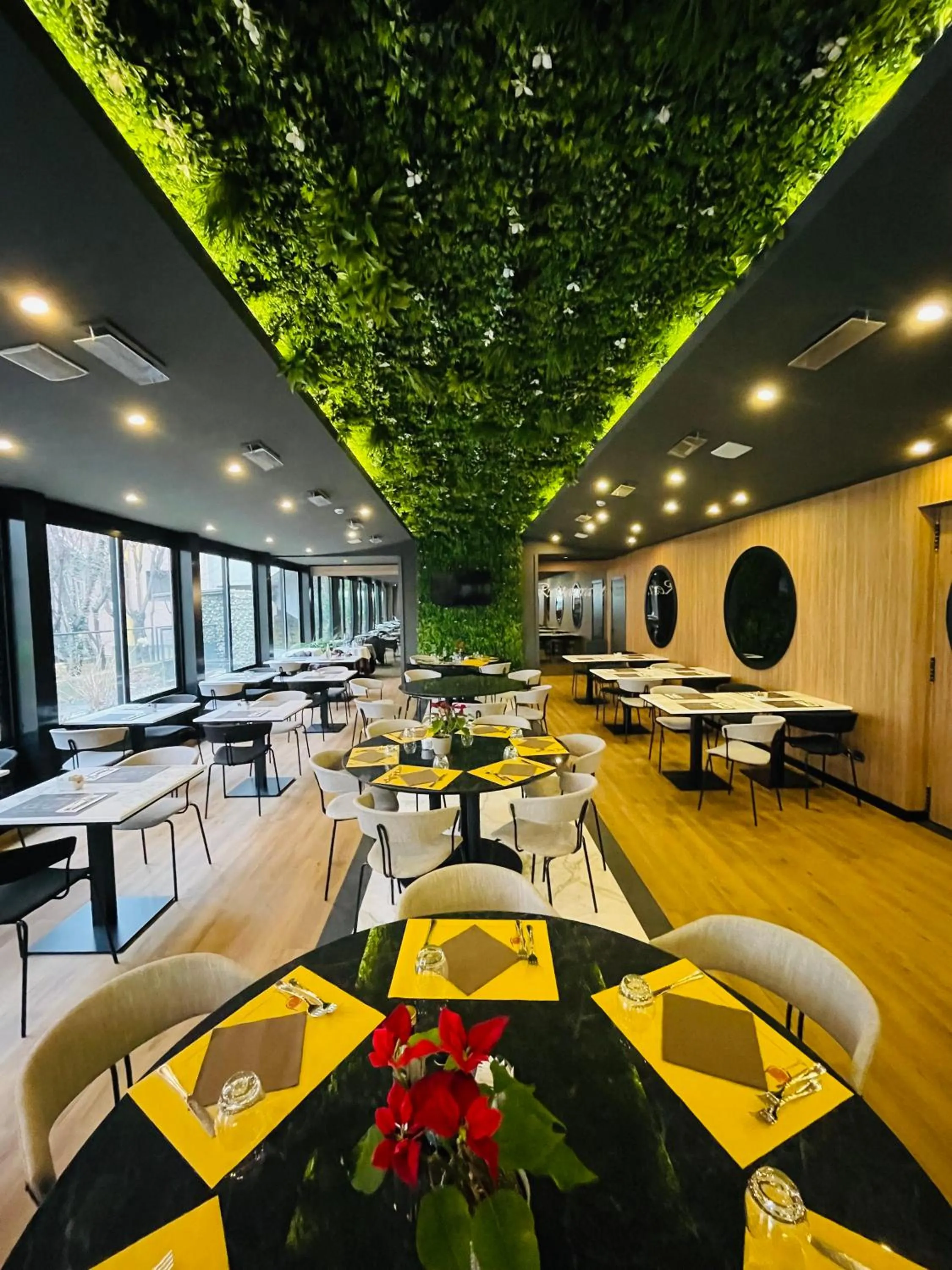 Restaurant/places to eat in JR Hotels Bologna Amadeus