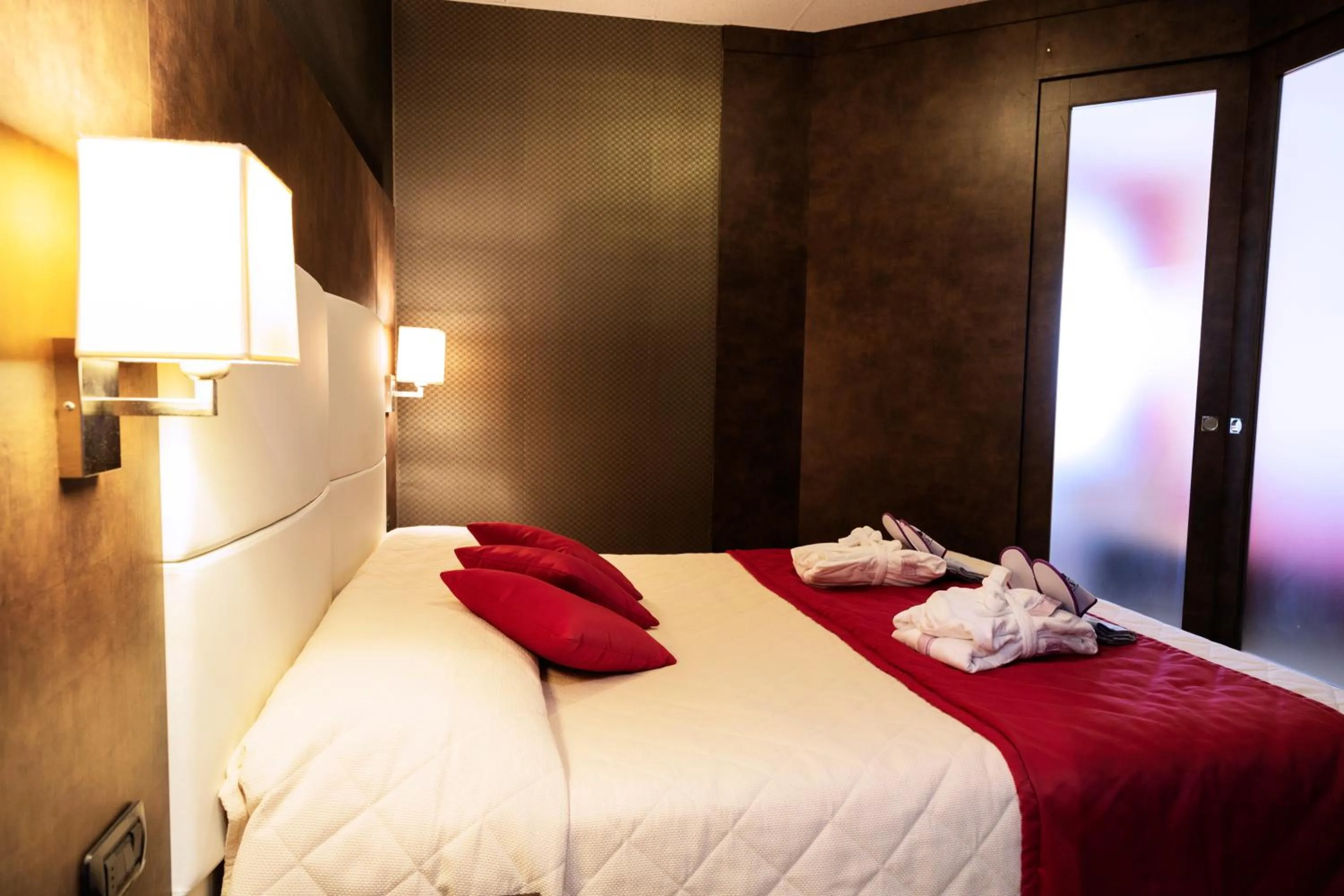 Bedroom, Bed in JR Hotels Bologna Amadeus