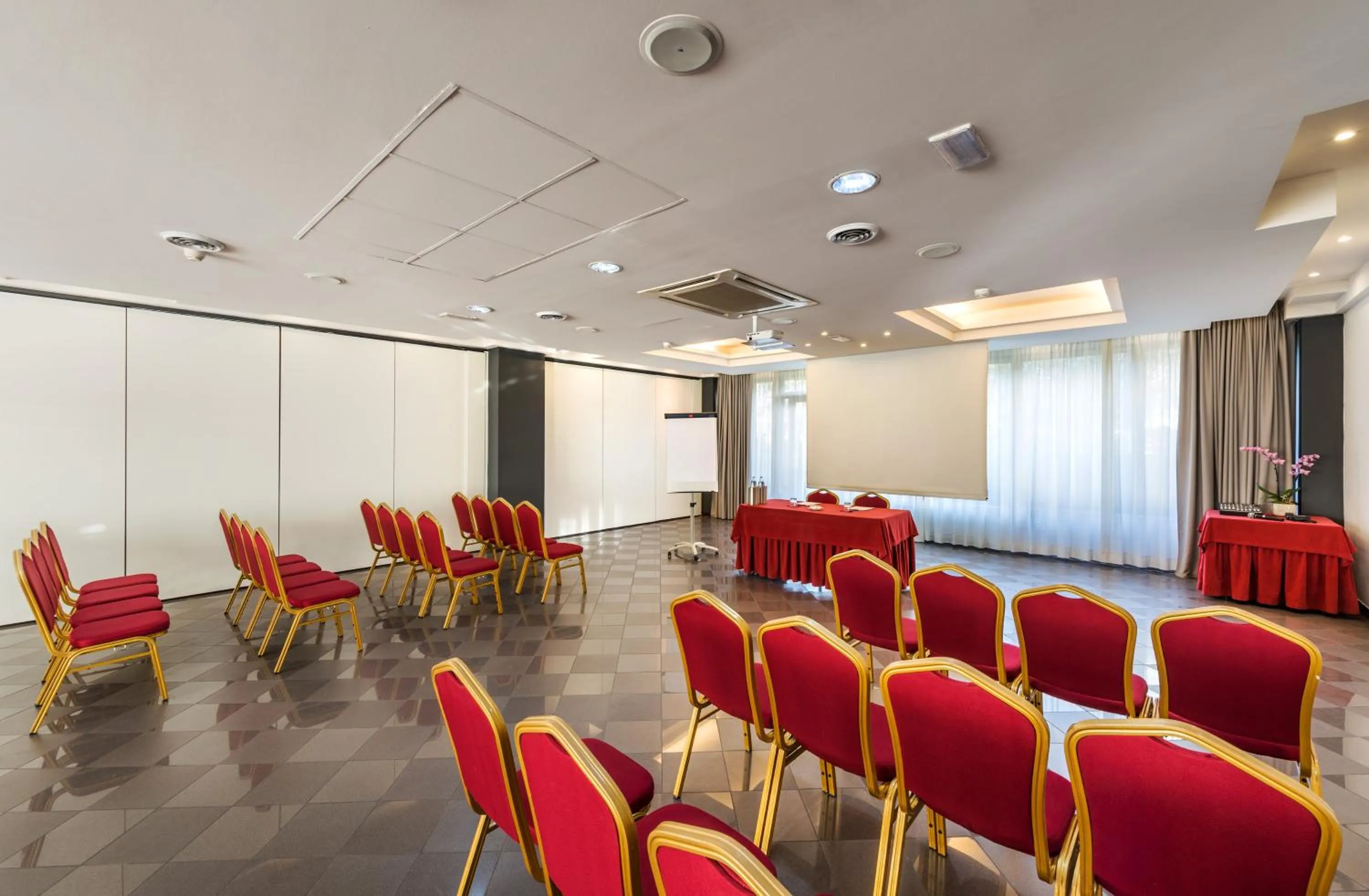 Meeting/conference room in JR Hotels Bologna Amadeus