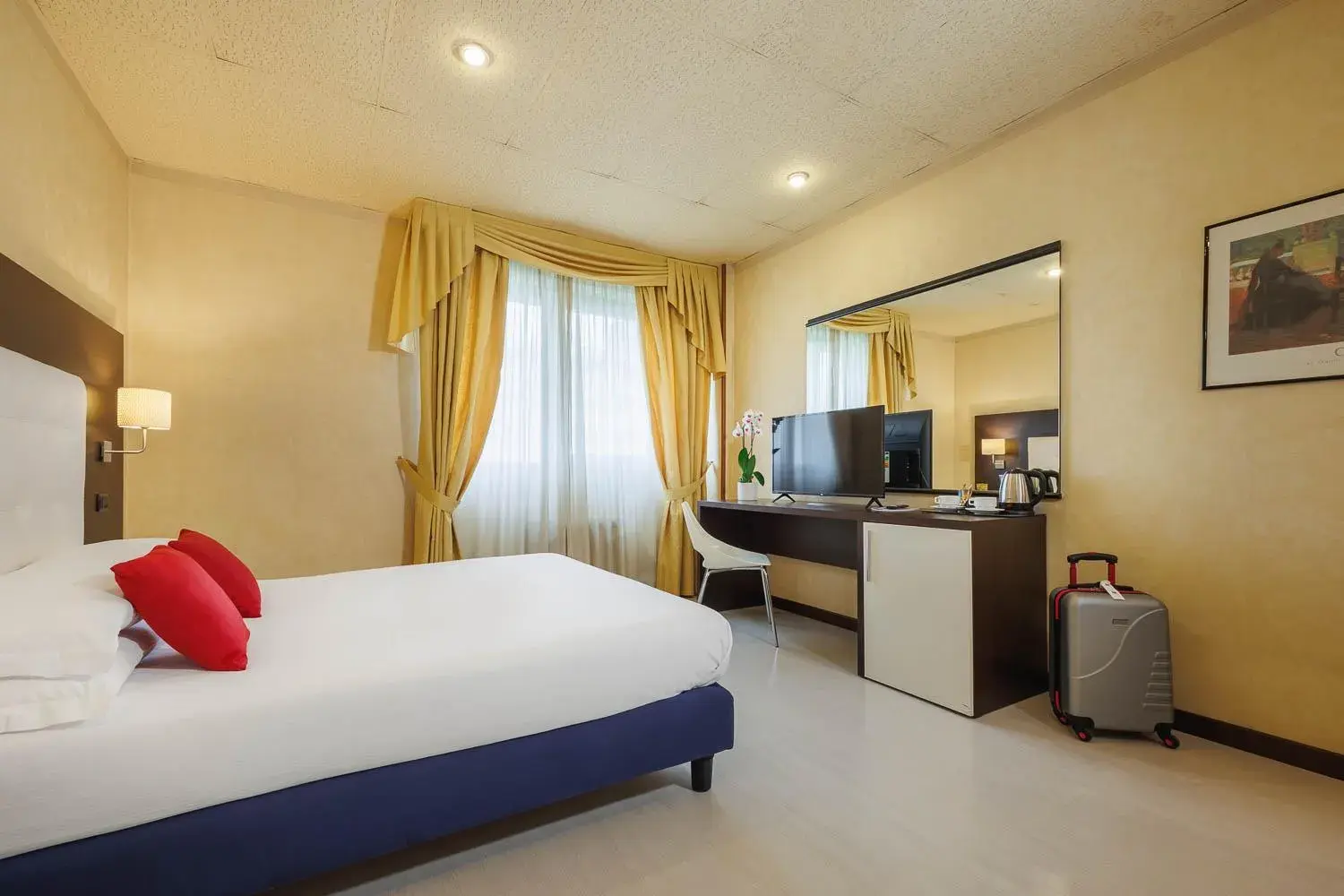 Standard Double Room in JR Hotels Bologna Amadeus Standard Double Room in JR Hotels Bologna Amadeus