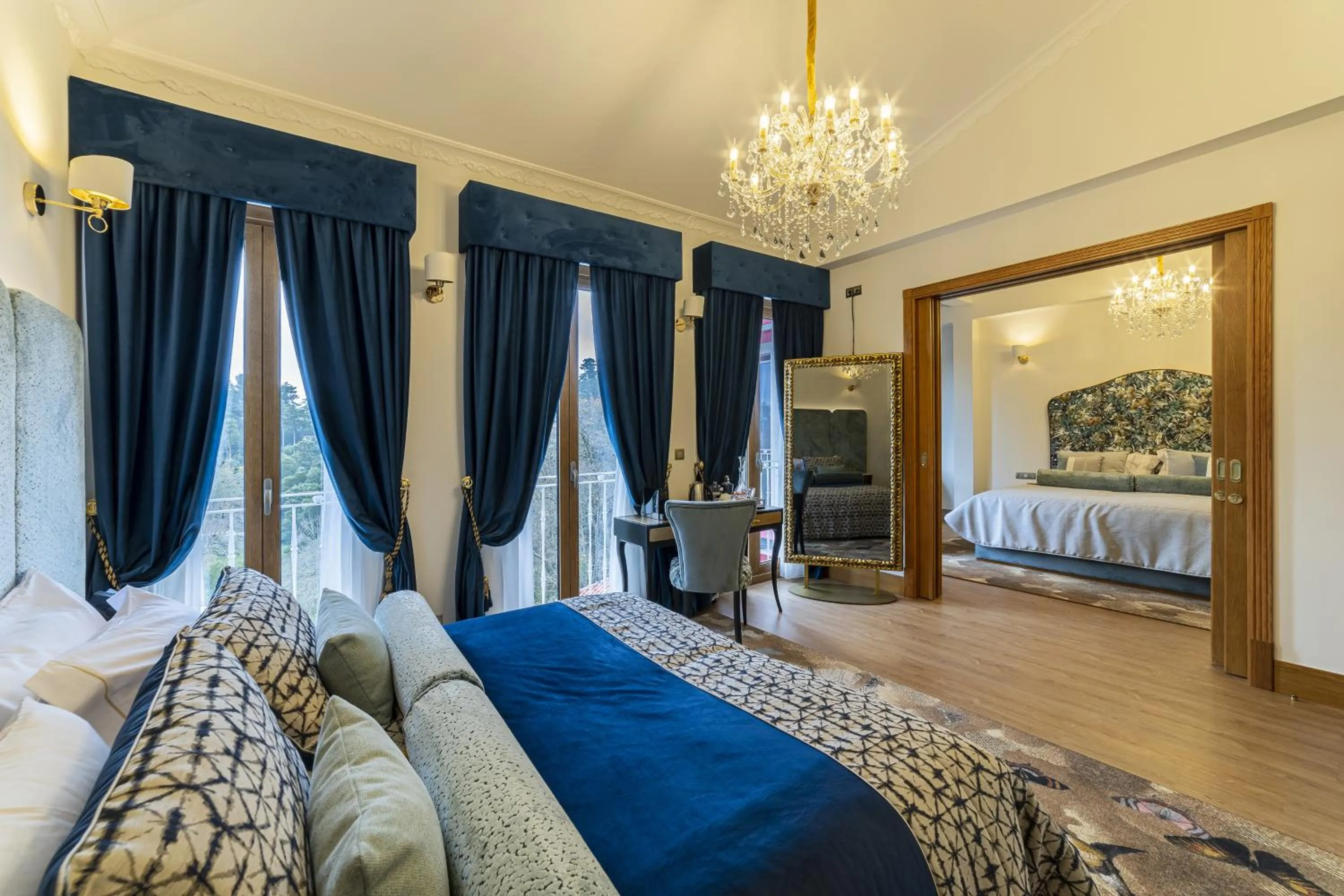 Living room, Bed in Sintra Marmòris Camélia