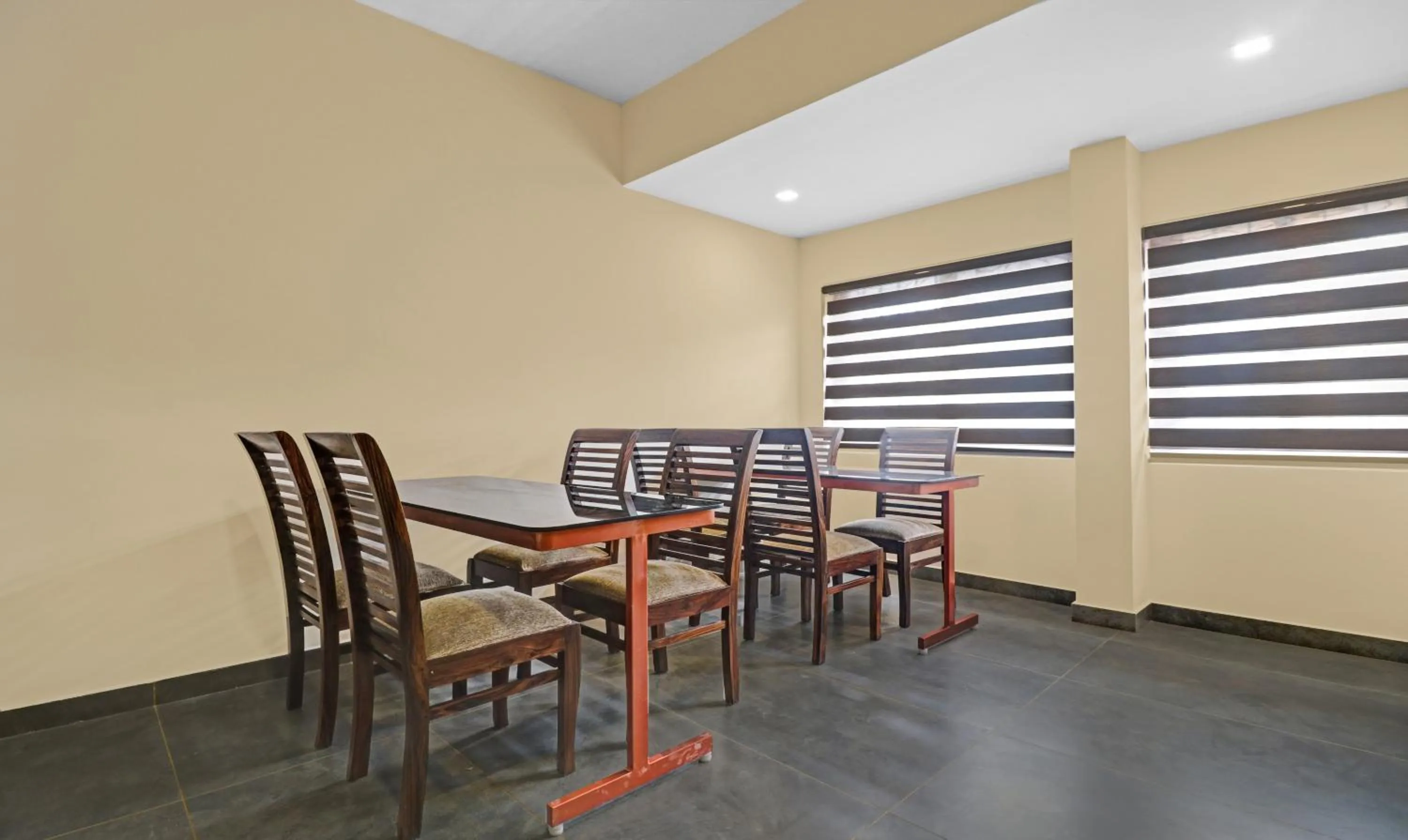 Dining area in Treebo Grand Vistara Airport Suites