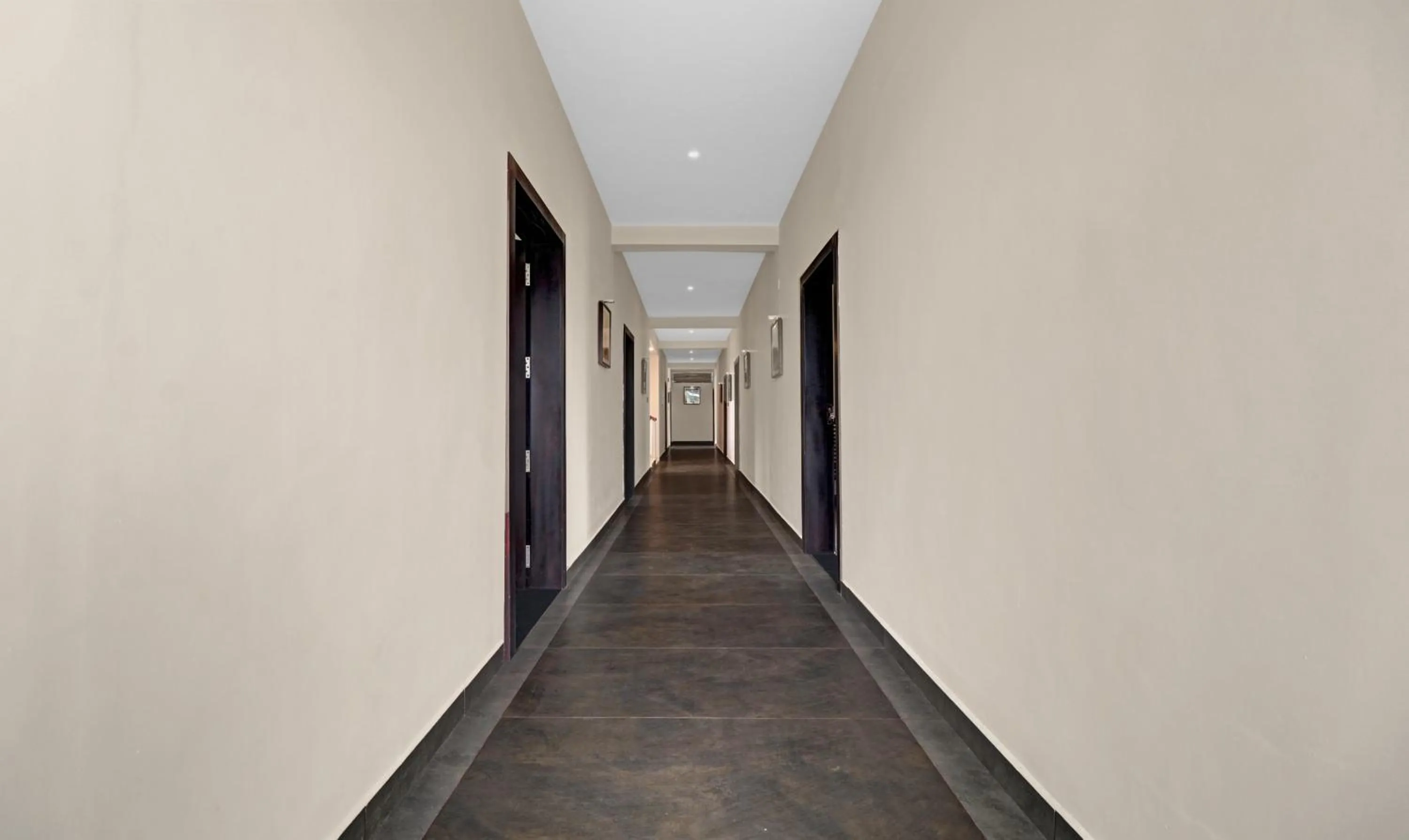 Lobby or reception in Treebo Grand Vistara Airport Suites