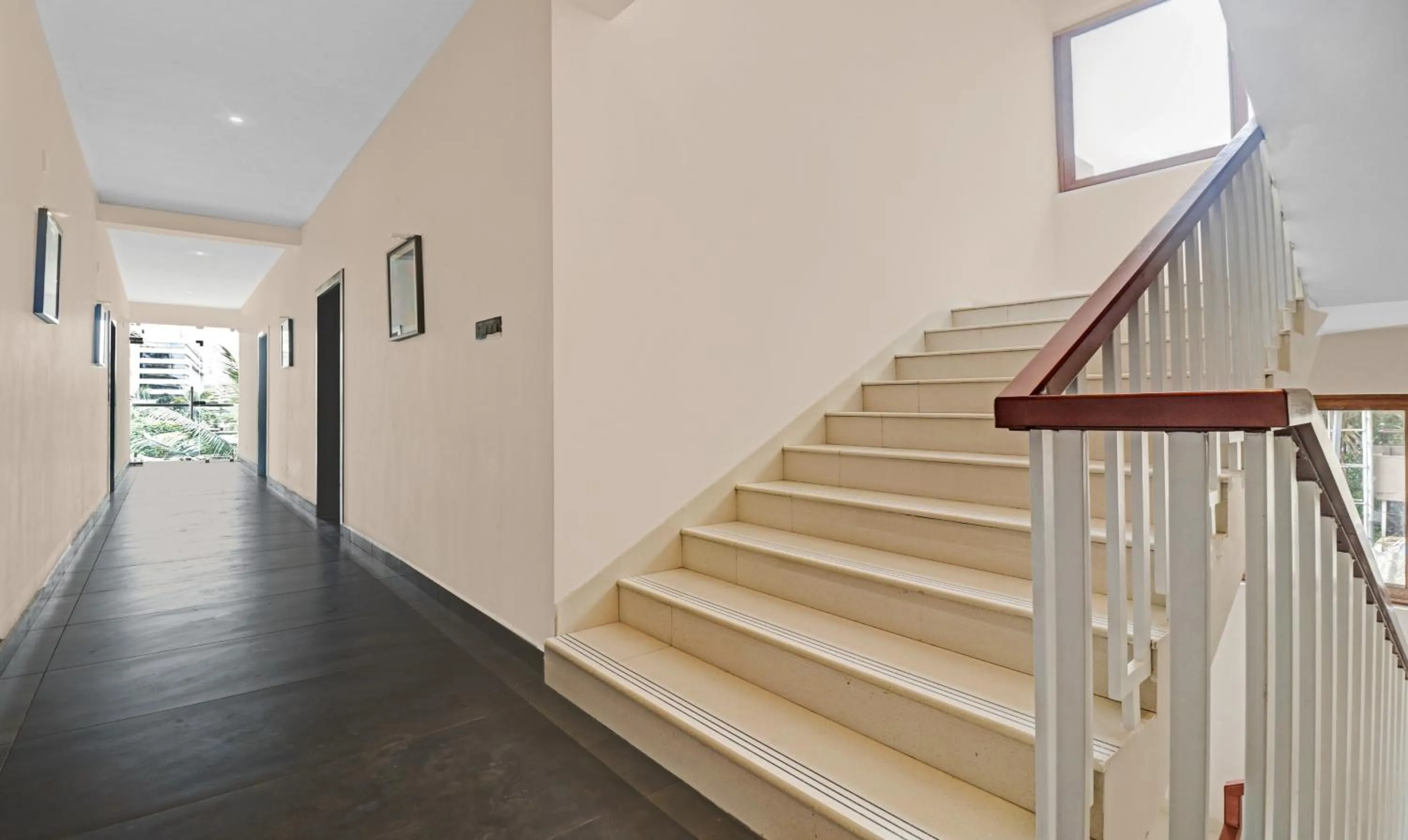 Lobby or reception in Treebo Grand Vistara Airport Suites