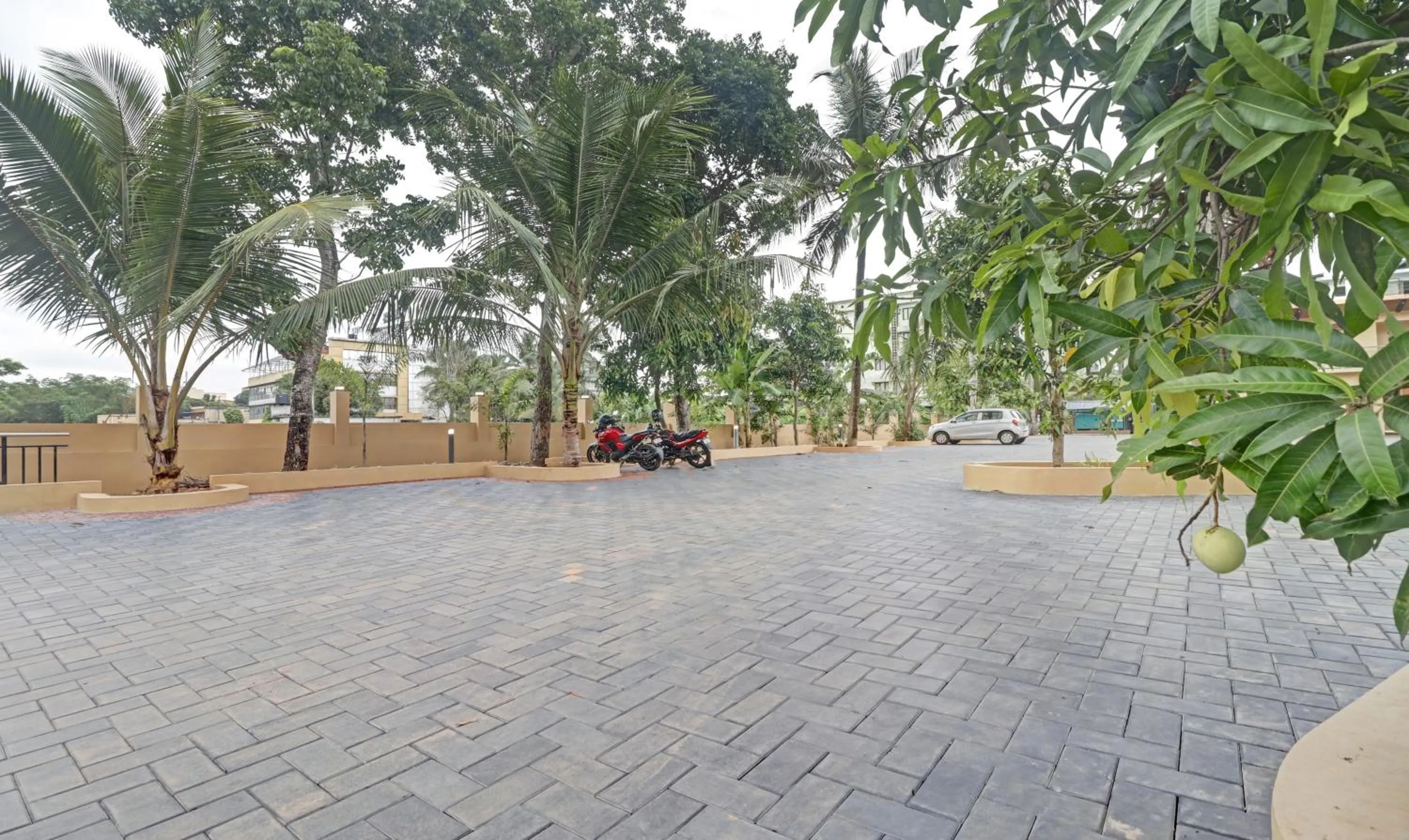 Parking in Treebo Grand Vistara Airport Suites