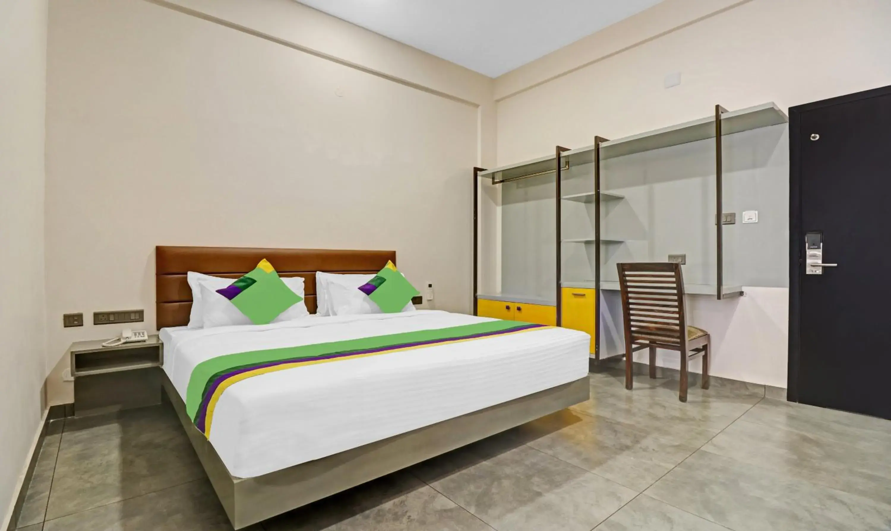 Standard Double Room - single occupancy in Treebo Grand Vistara Airport Suites Standard Double Room - single occupancy in Treebo Grand Vistara Airport Suites