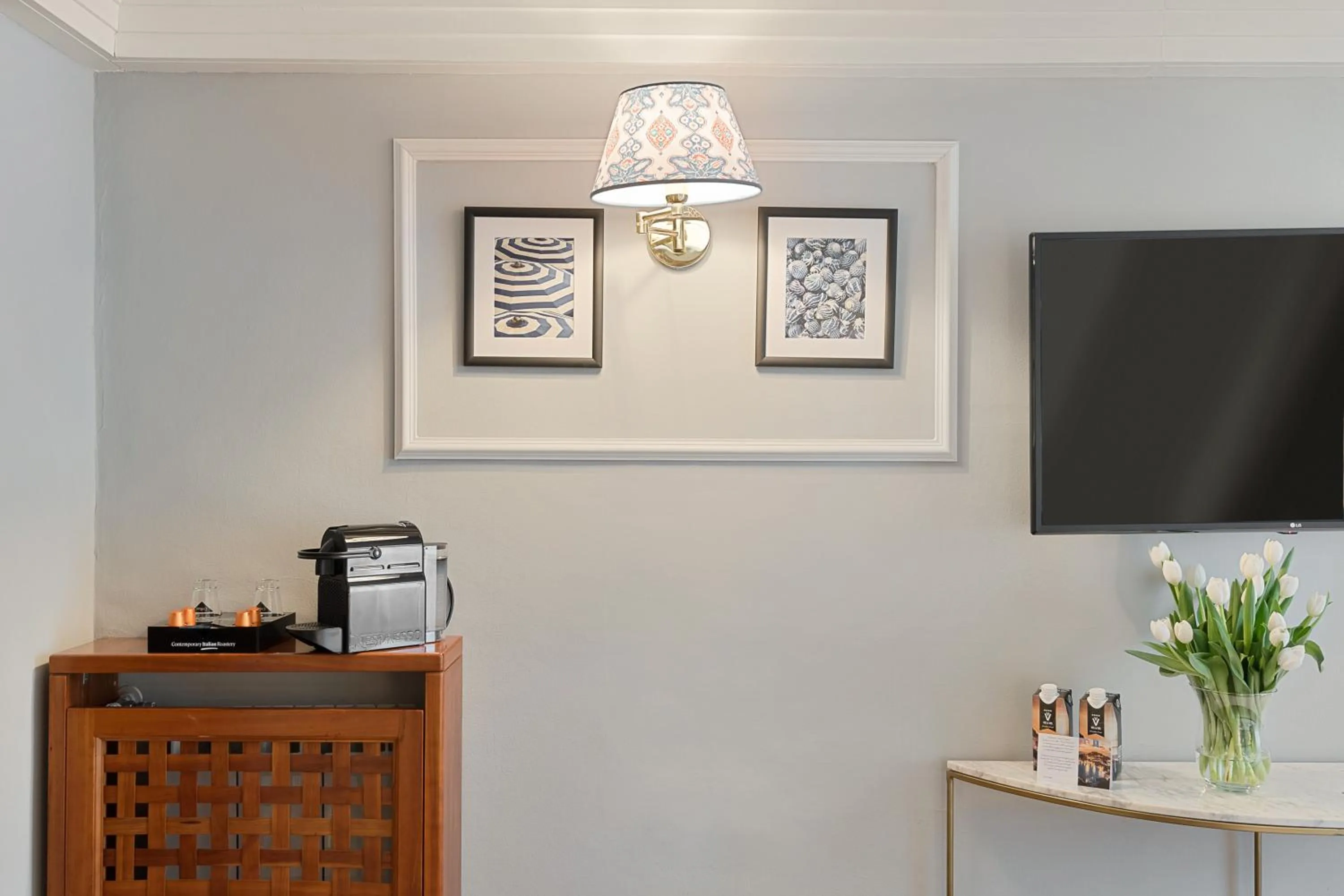 Coffee/tea facilities in Hotel Vis à Vis