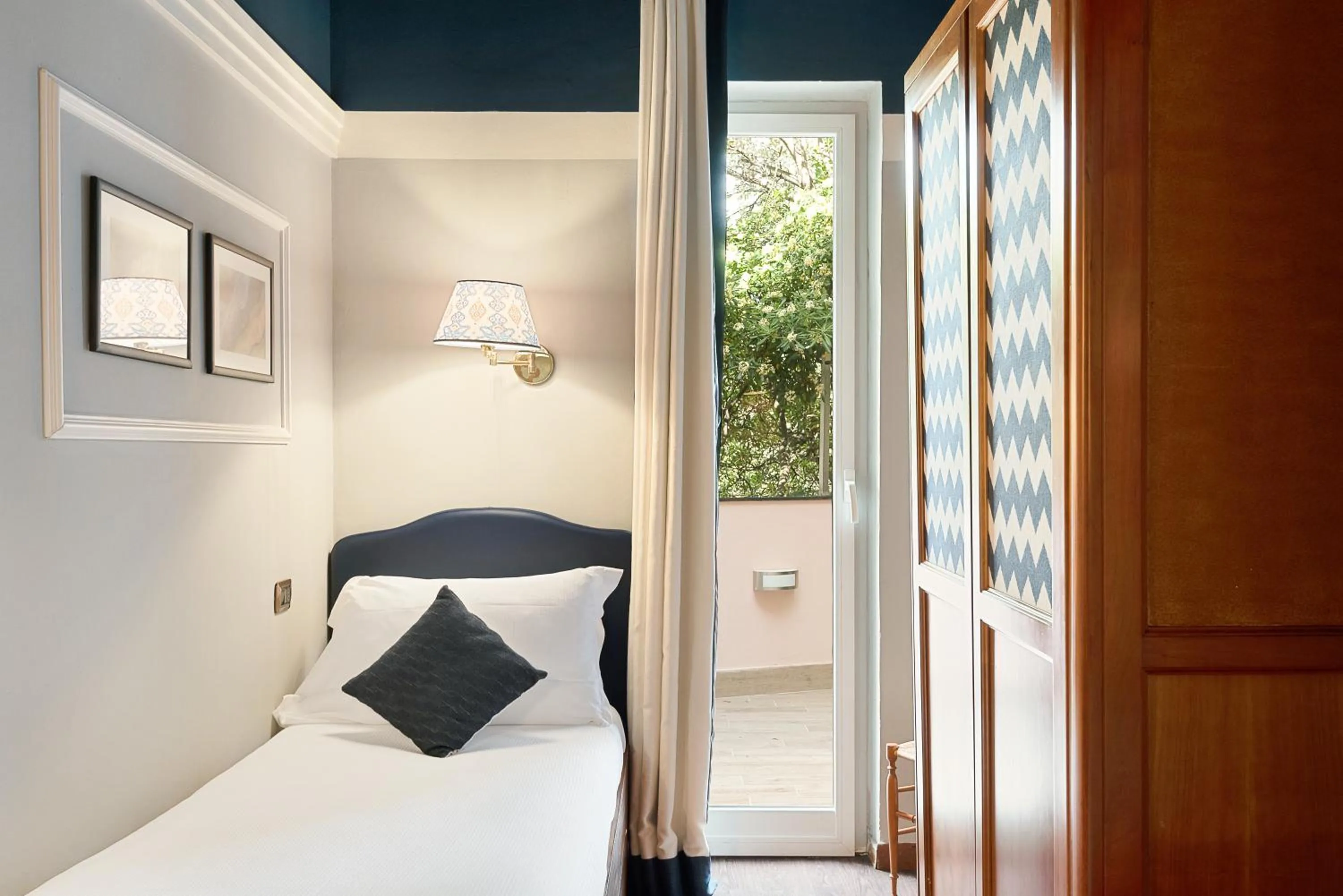 Bed in Hotel Vis à Vis