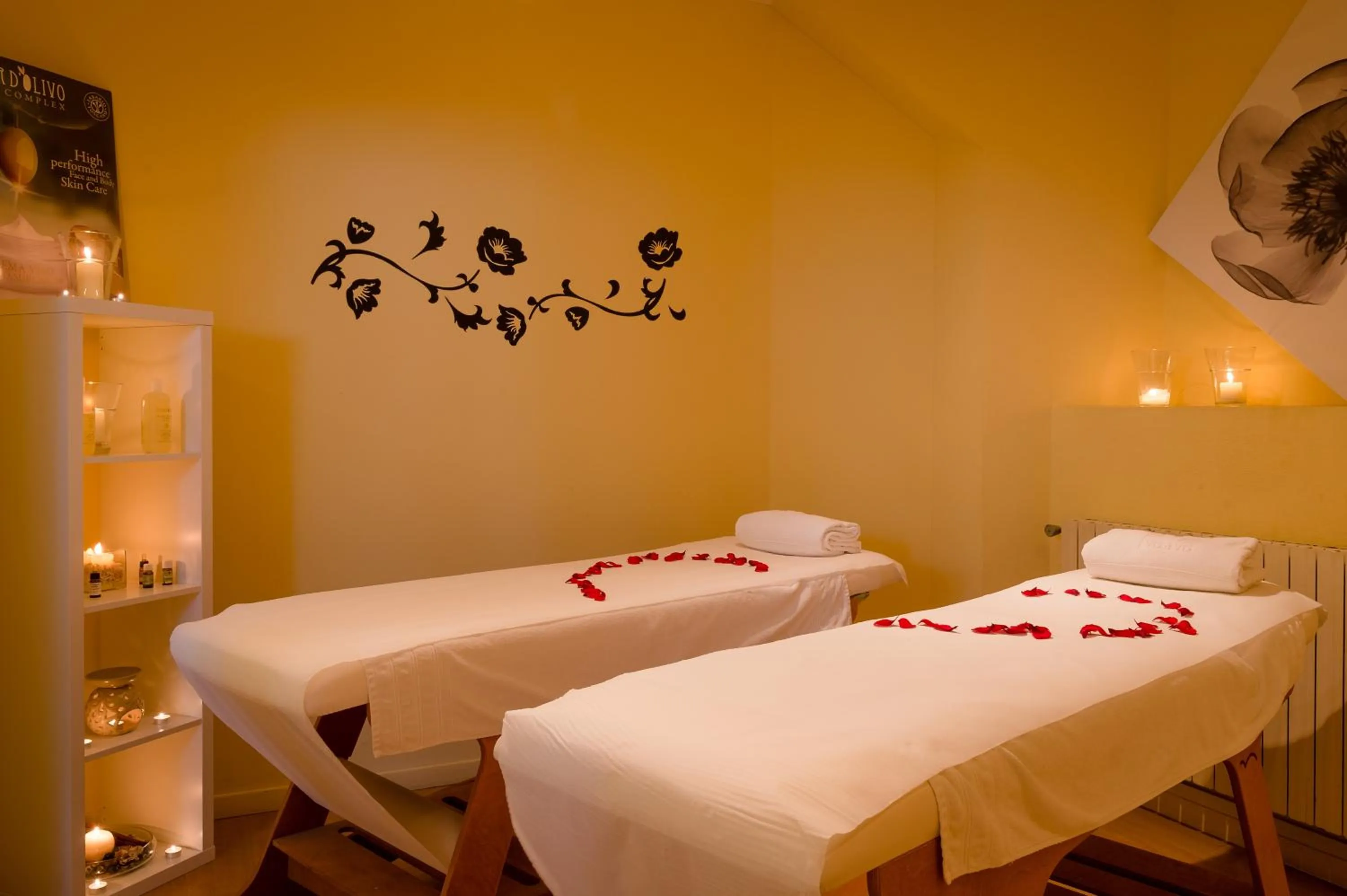 Massage, Bed in Hotel Vis à Vis