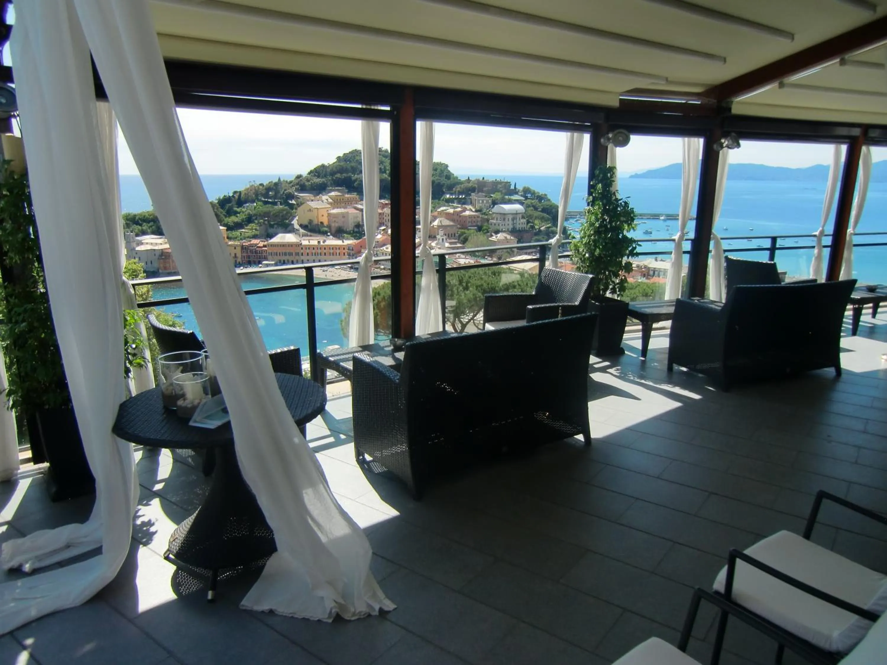 Lounge or bar in Hotel Vis à Vis